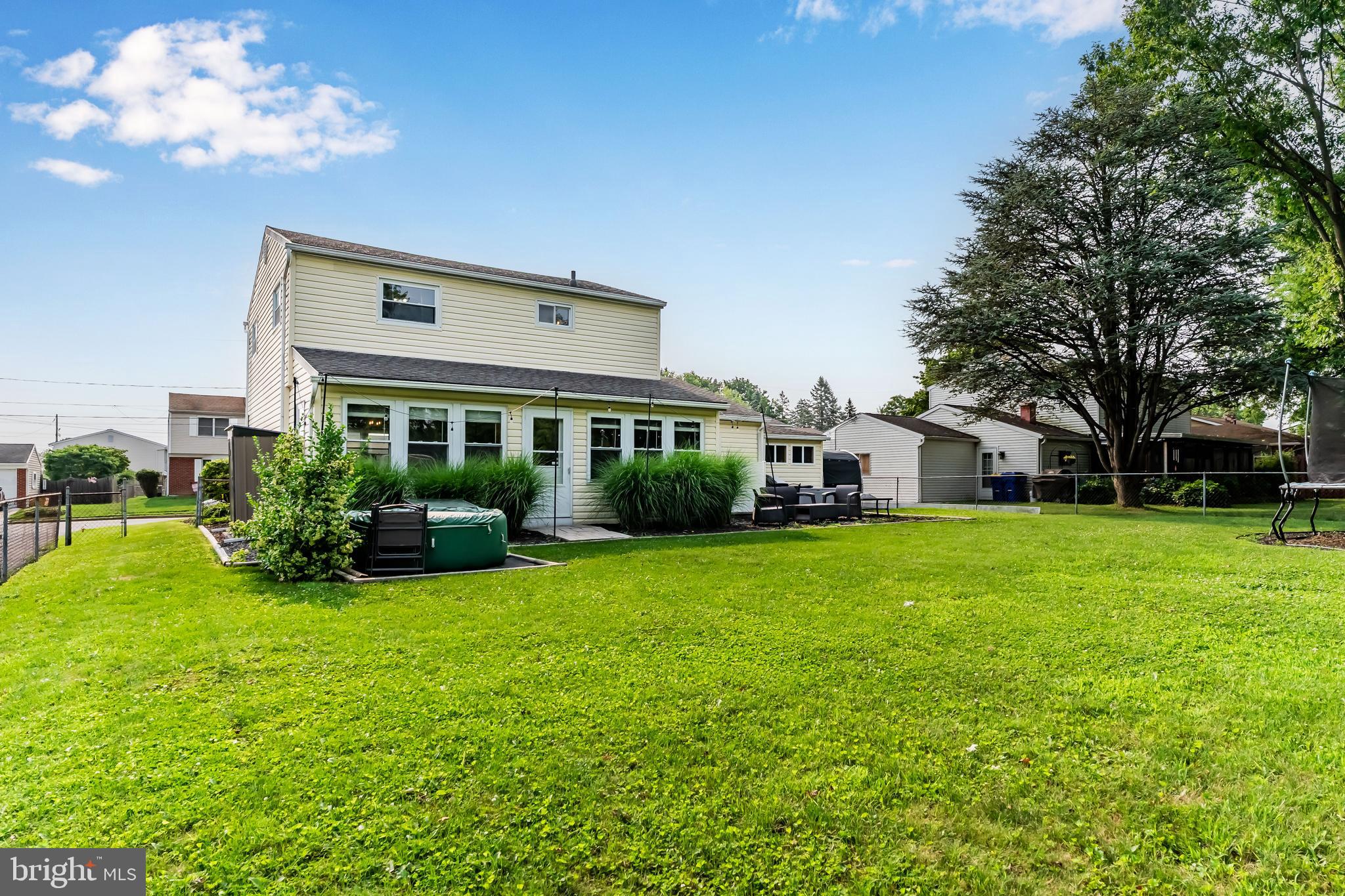 VALLEY STREAM ESTATES - Residential