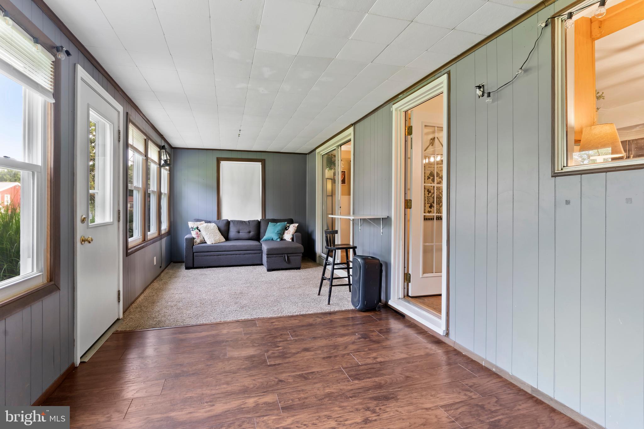 VALLEY STREAM ESTATES - Residential