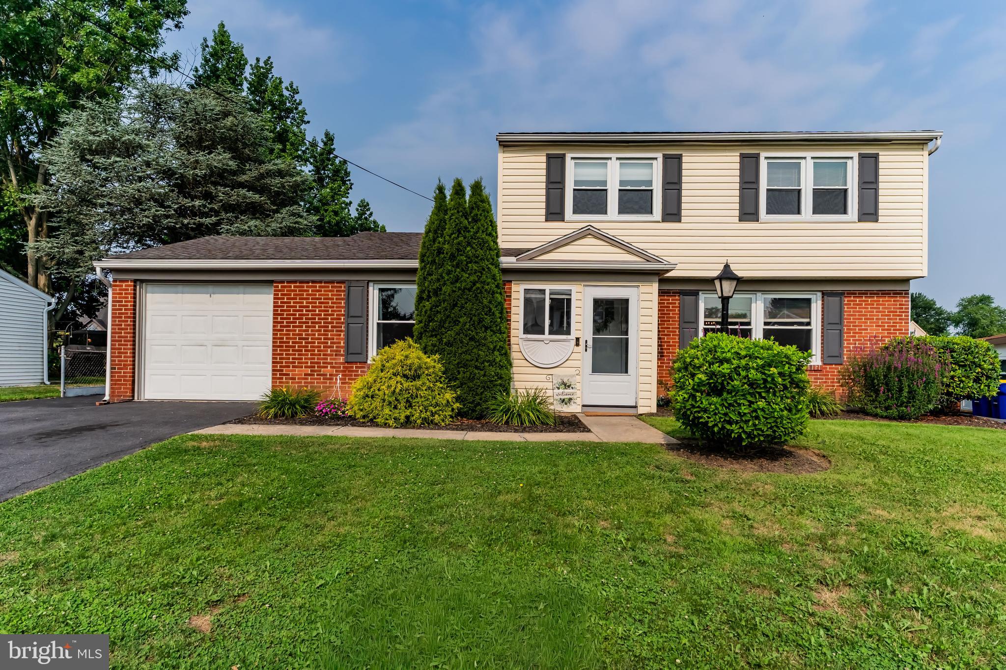 VALLEY STREAM ESTATES - Residential