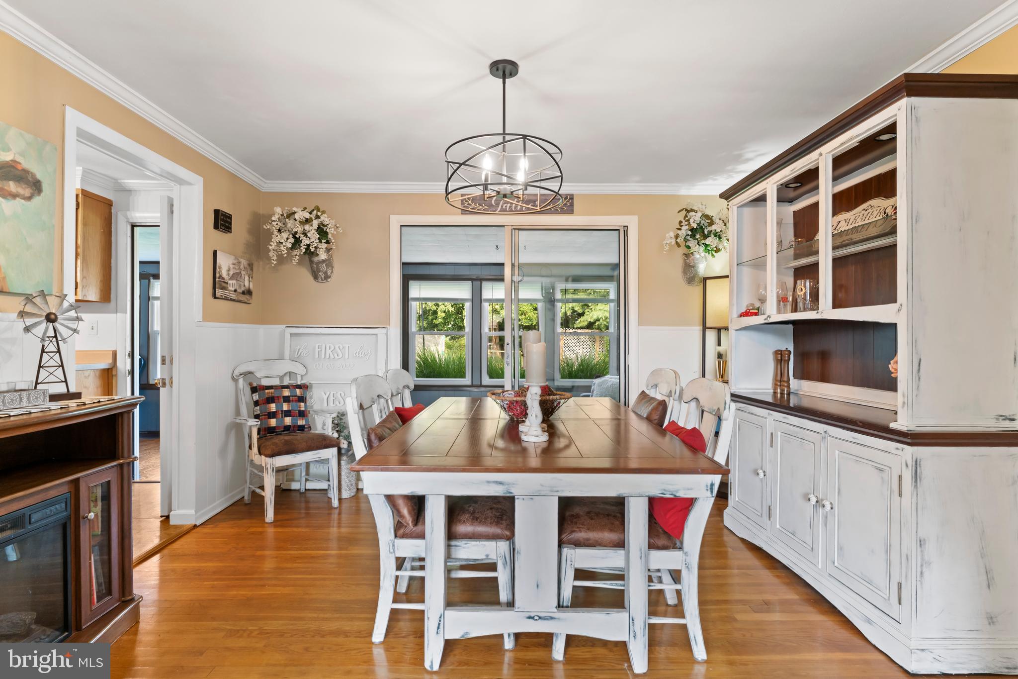 VALLEY STREAM ESTATES - Residential
