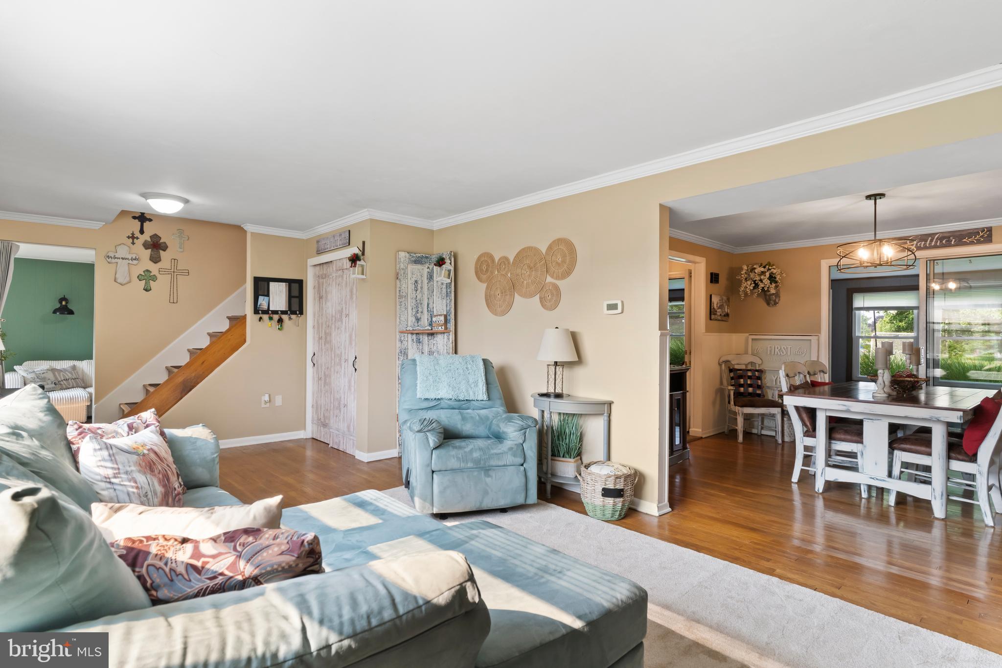 VALLEY STREAM ESTATES - Residential
