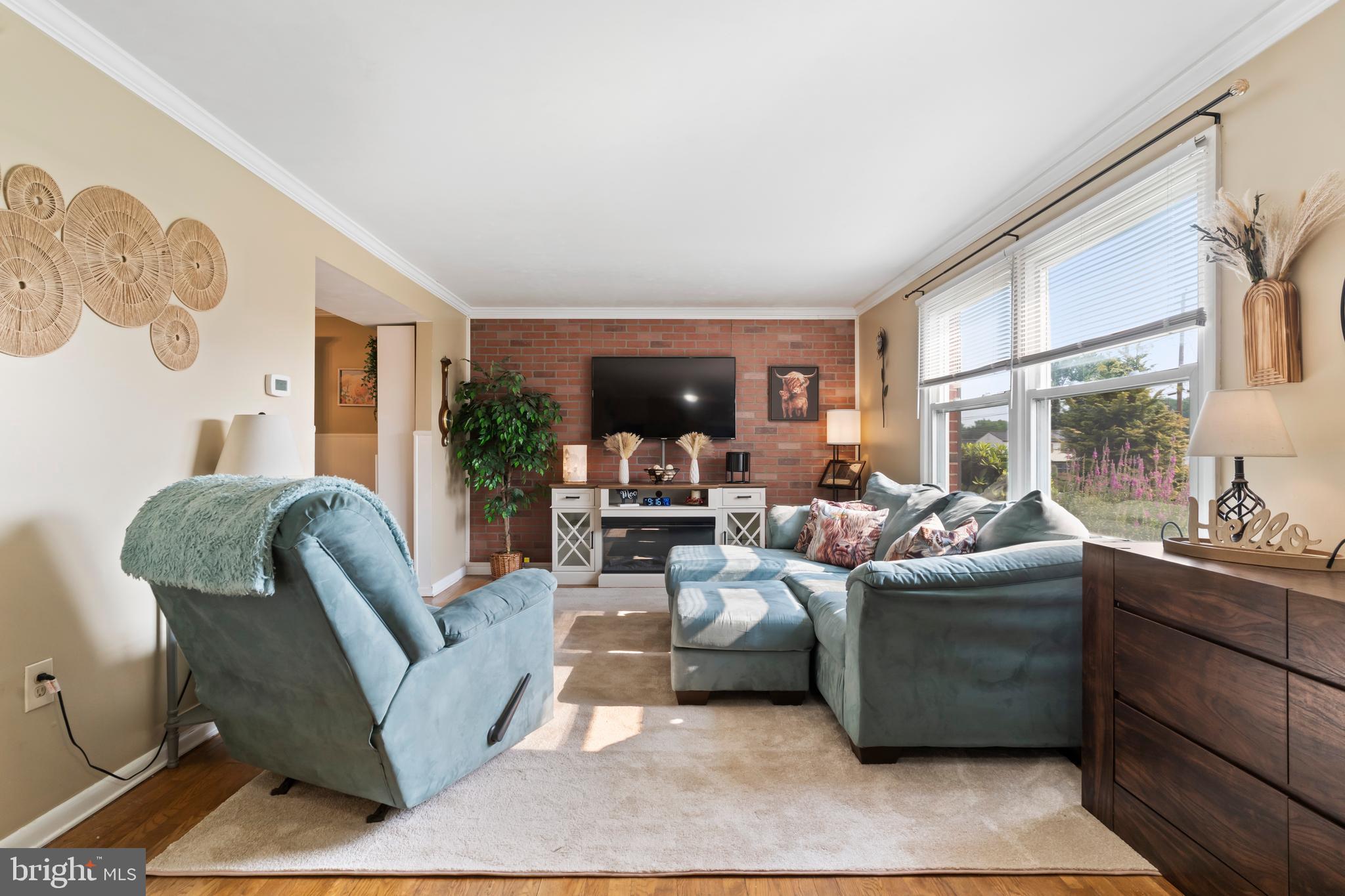 VALLEY STREAM ESTATES - Residential
