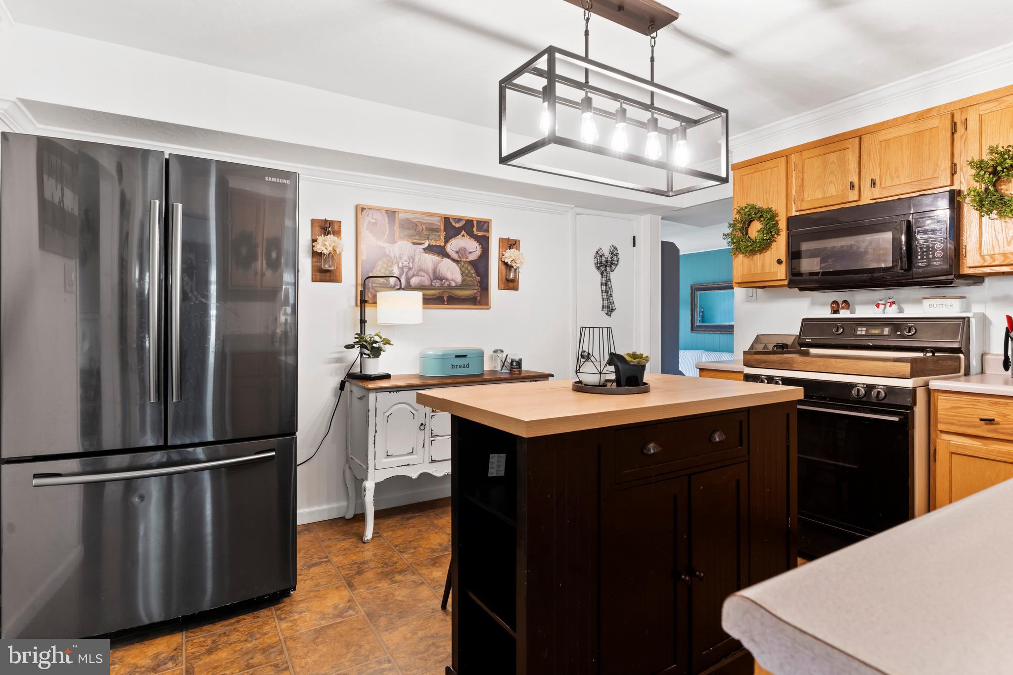 VALLEY STREAM ESTATES - Residential