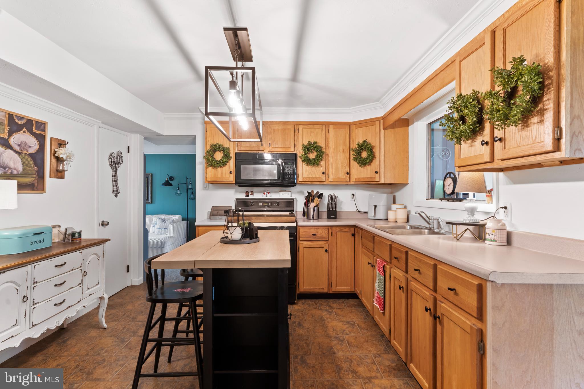VALLEY STREAM ESTATES - Residential