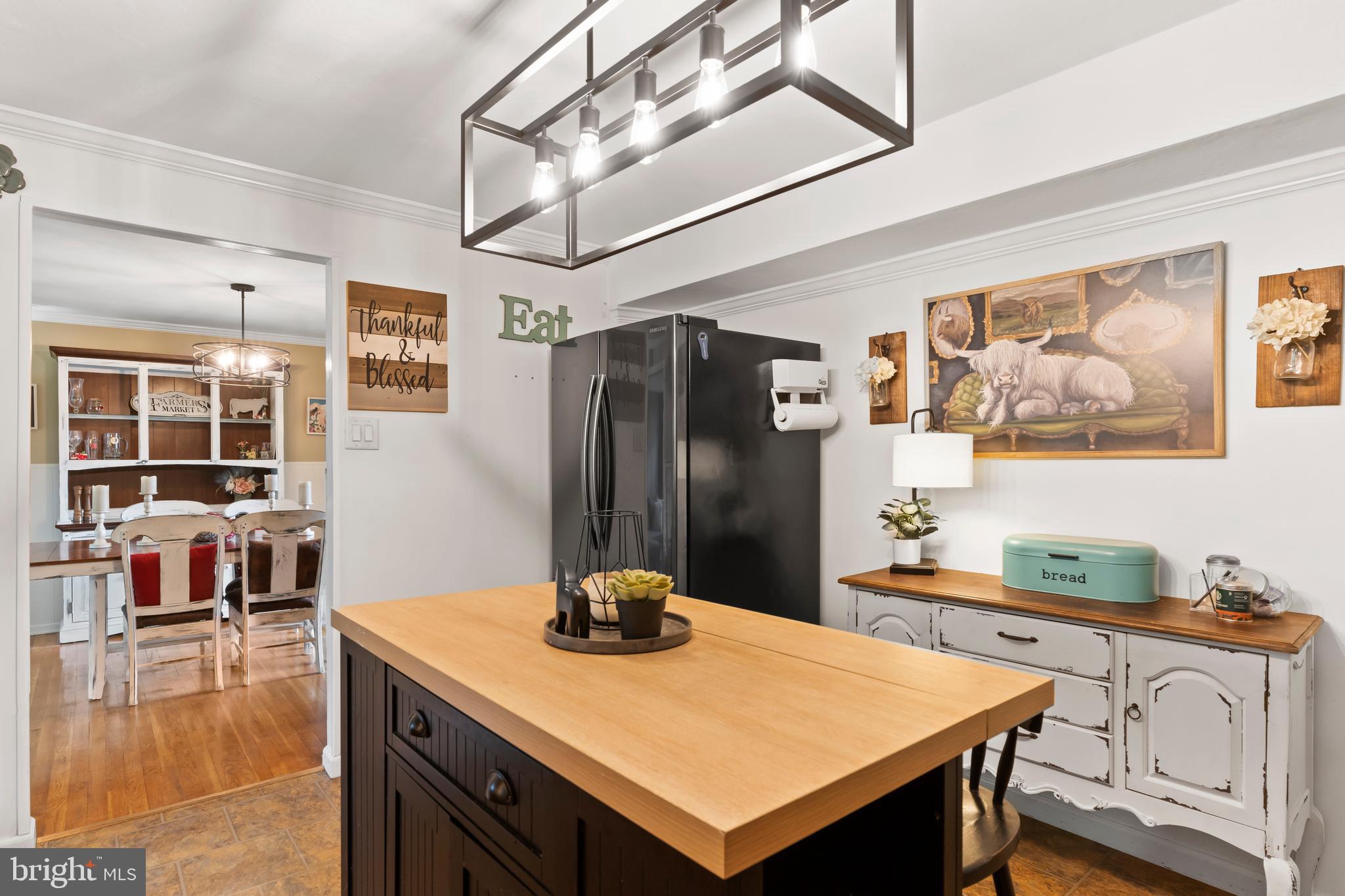 VALLEY STREAM ESTATES - Residential