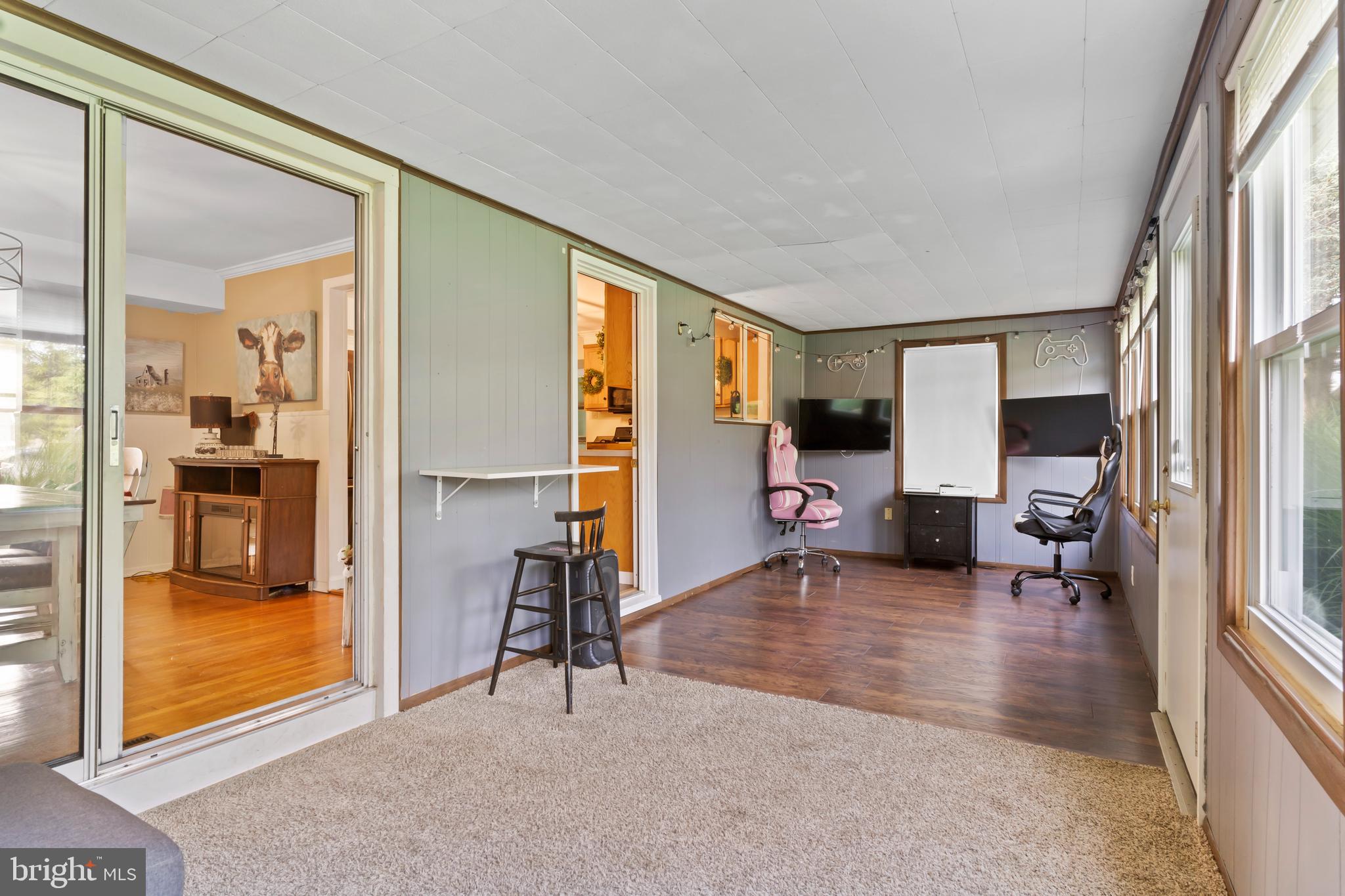 VALLEY STREAM ESTATES - Residential