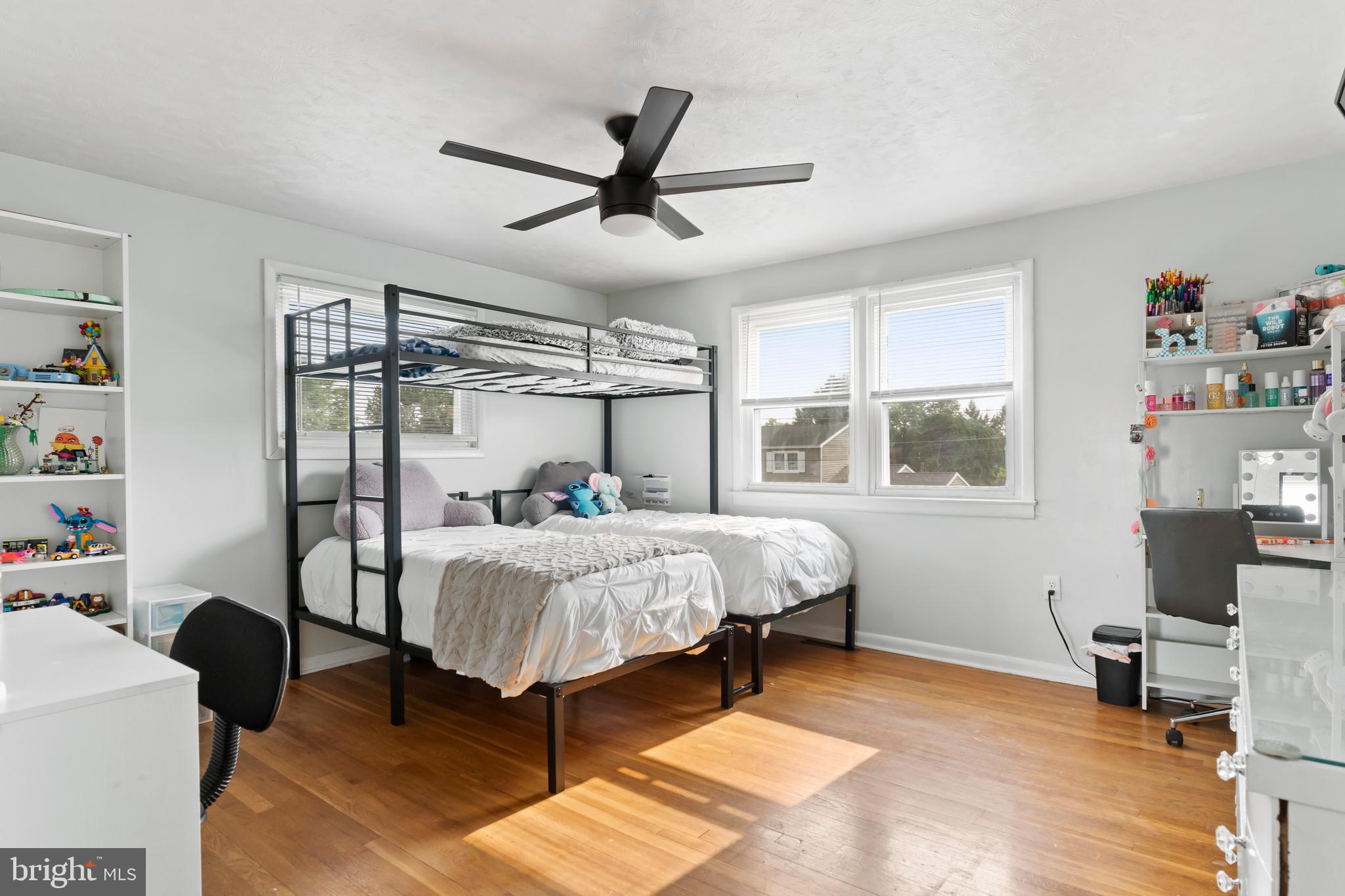 VALLEY STREAM ESTATES - Residential