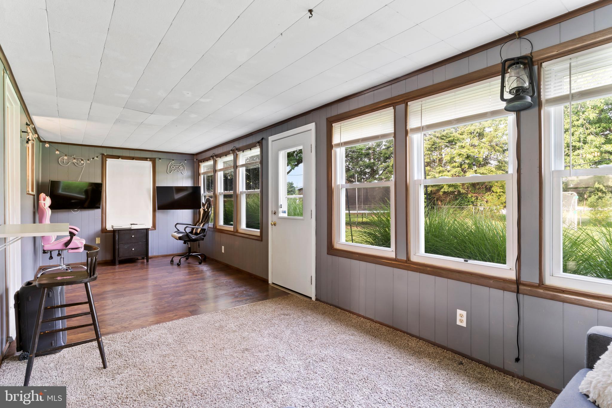VALLEY STREAM ESTATES - Residential