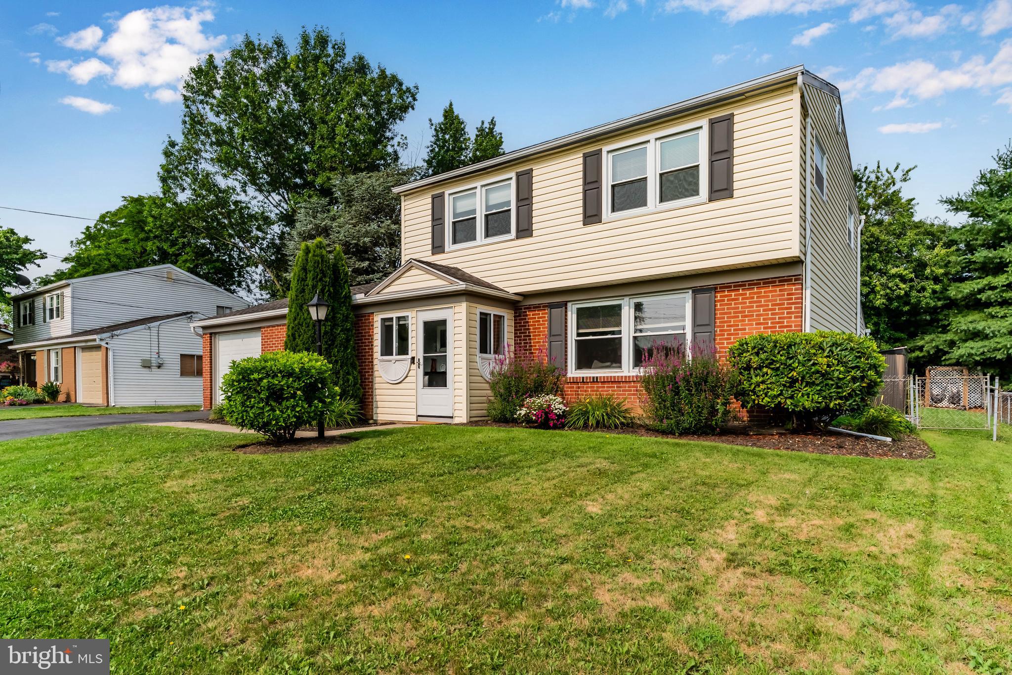 VALLEY STREAM ESTATES - Residential