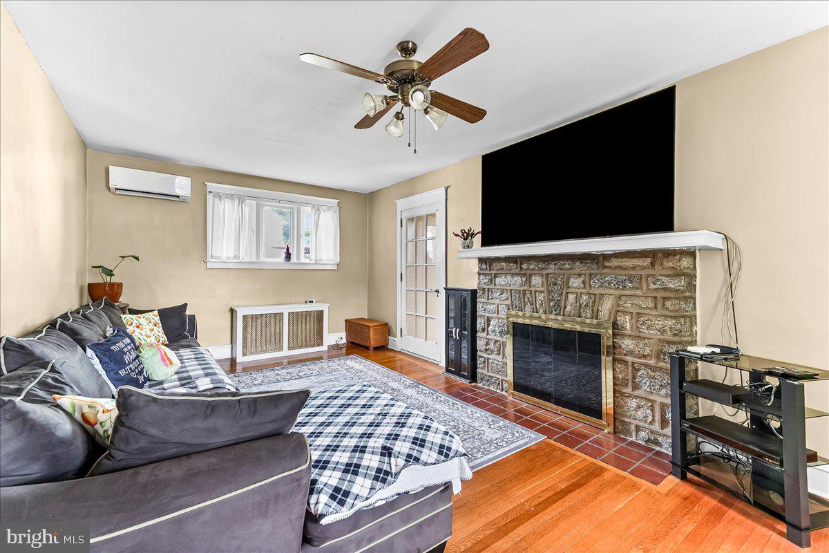 DREXEL HILL - Residential