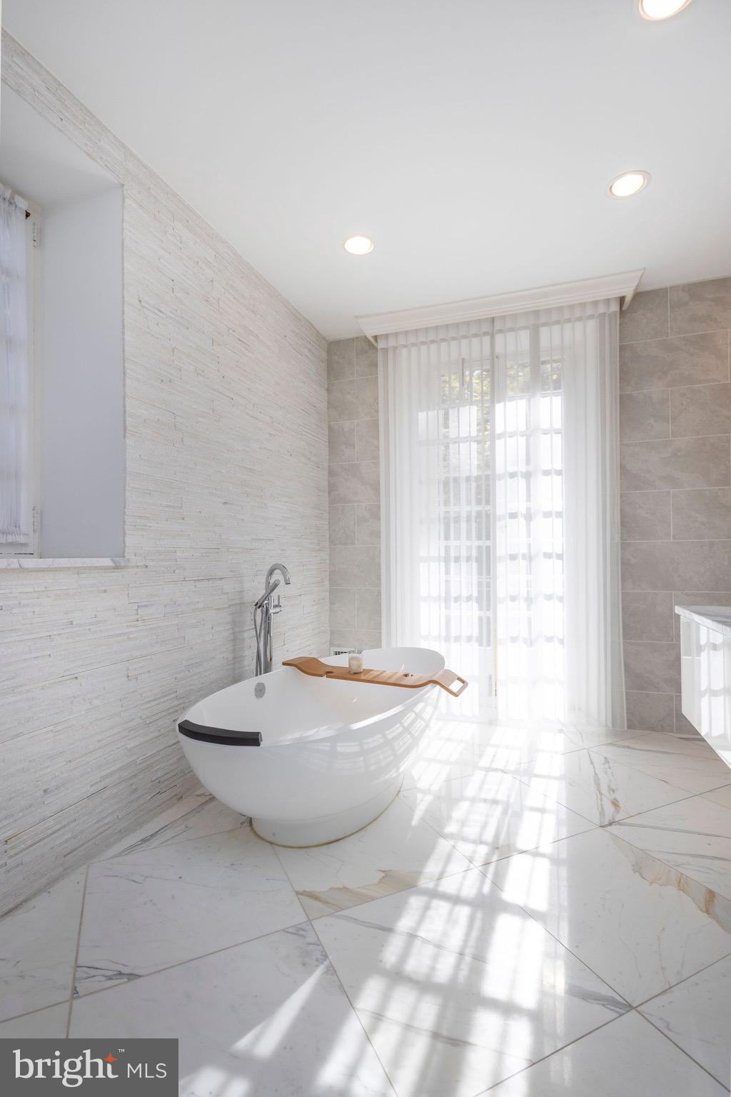 CHESTNUT HILL - Residential