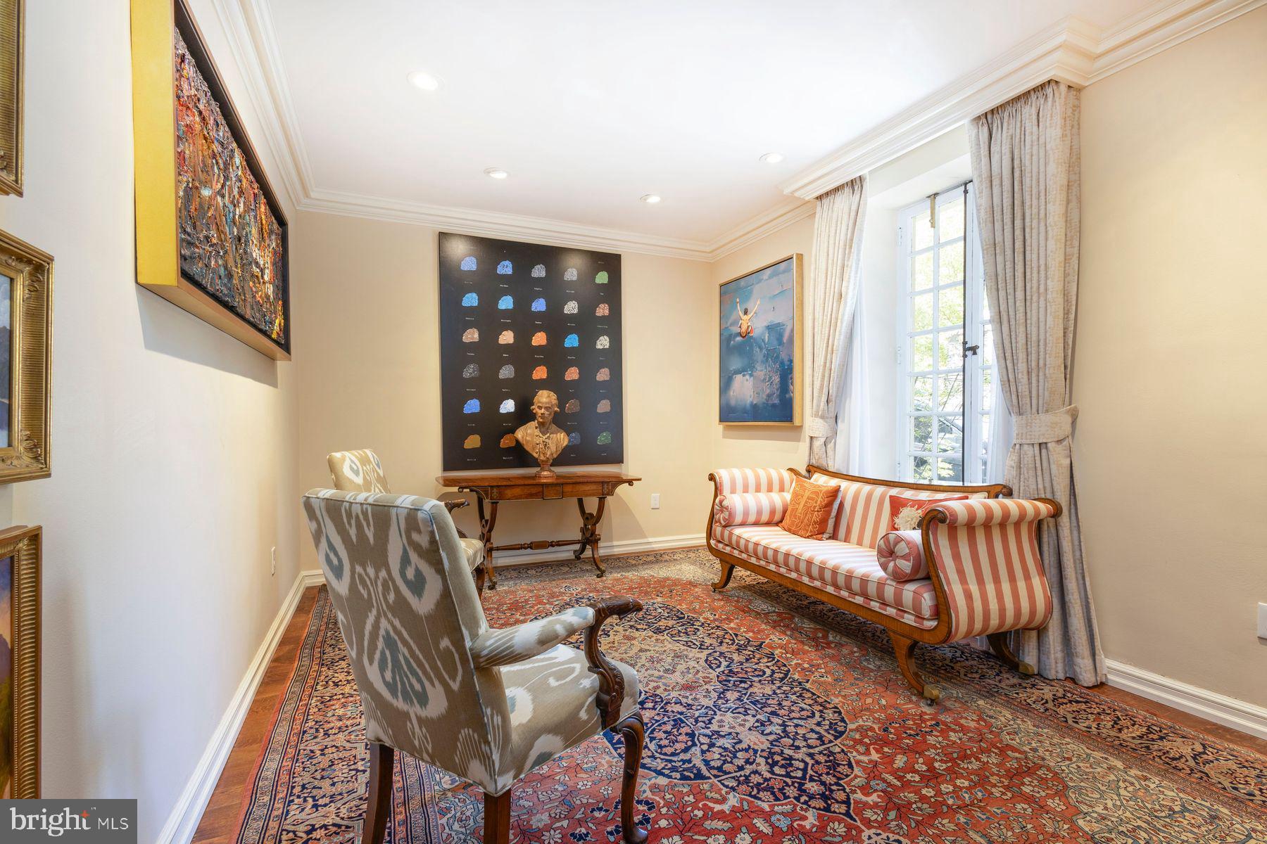 CHESTNUT HILL - Residential