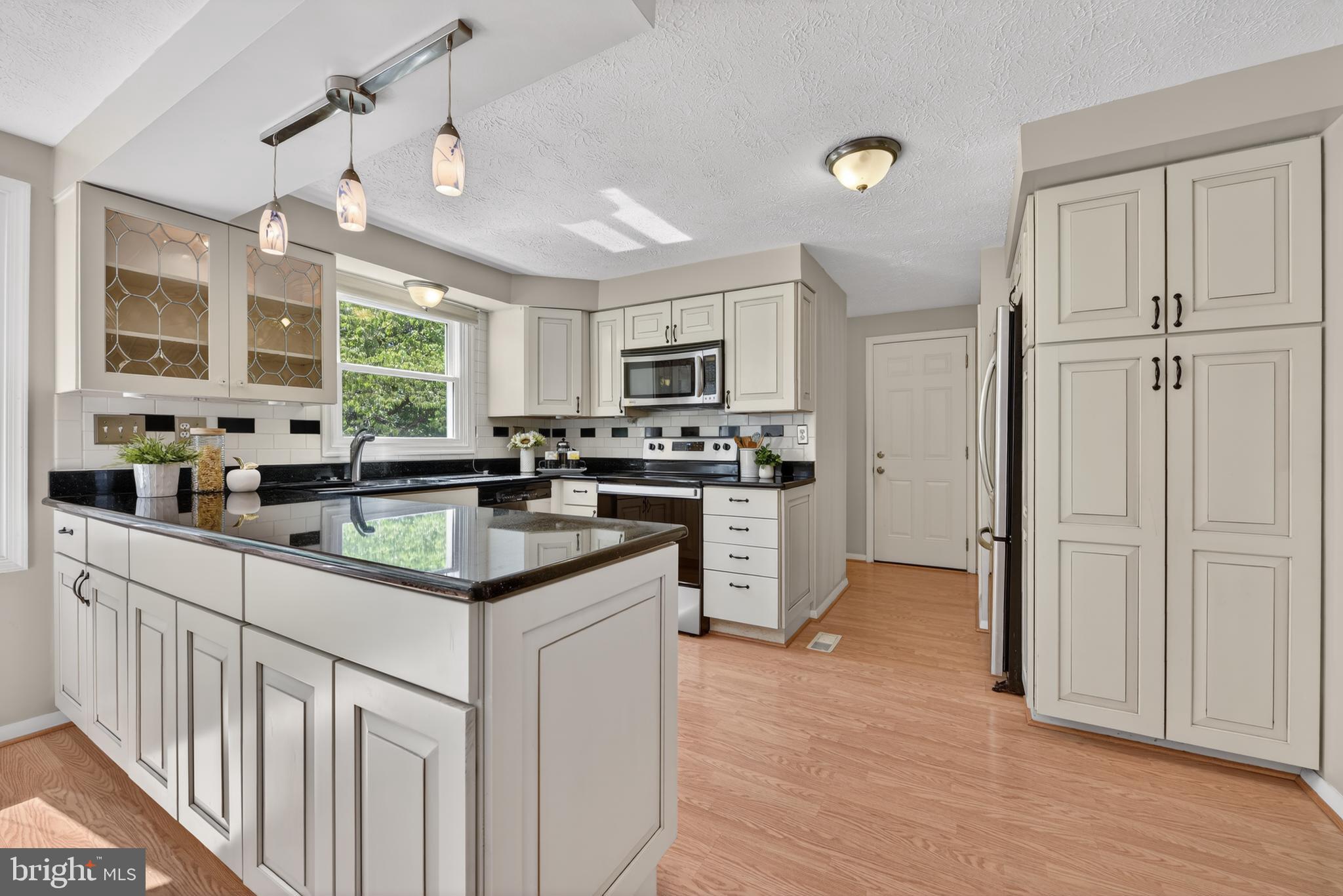 LOCKMEADE - Residential