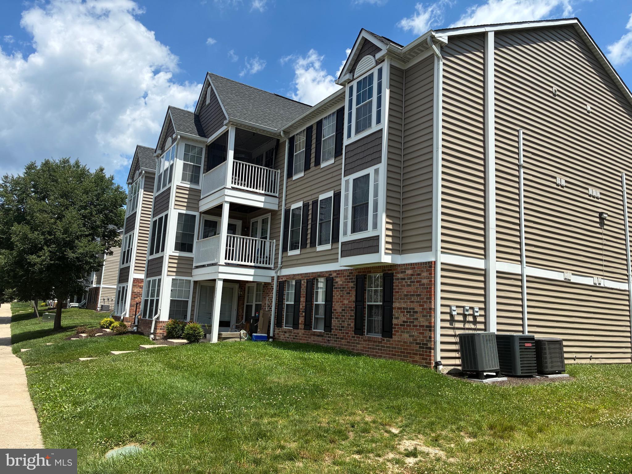 WOODBRIDGE CENTER - Residential
