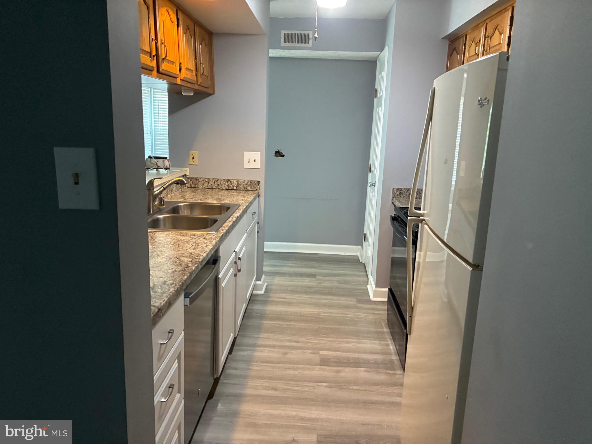 WOODBRIDGE CENTER - Residential
