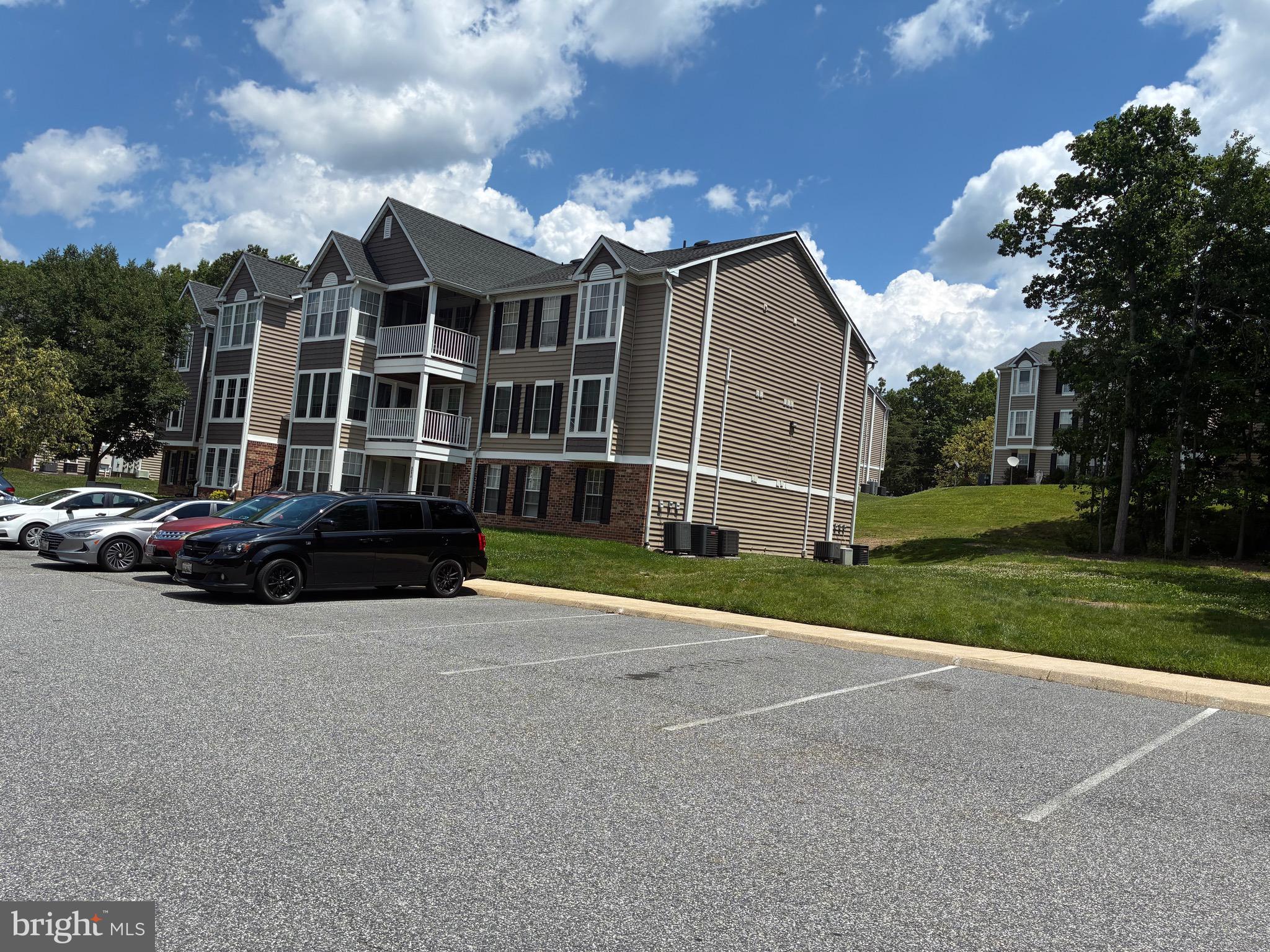 WOODBRIDGE CENTER - Residential