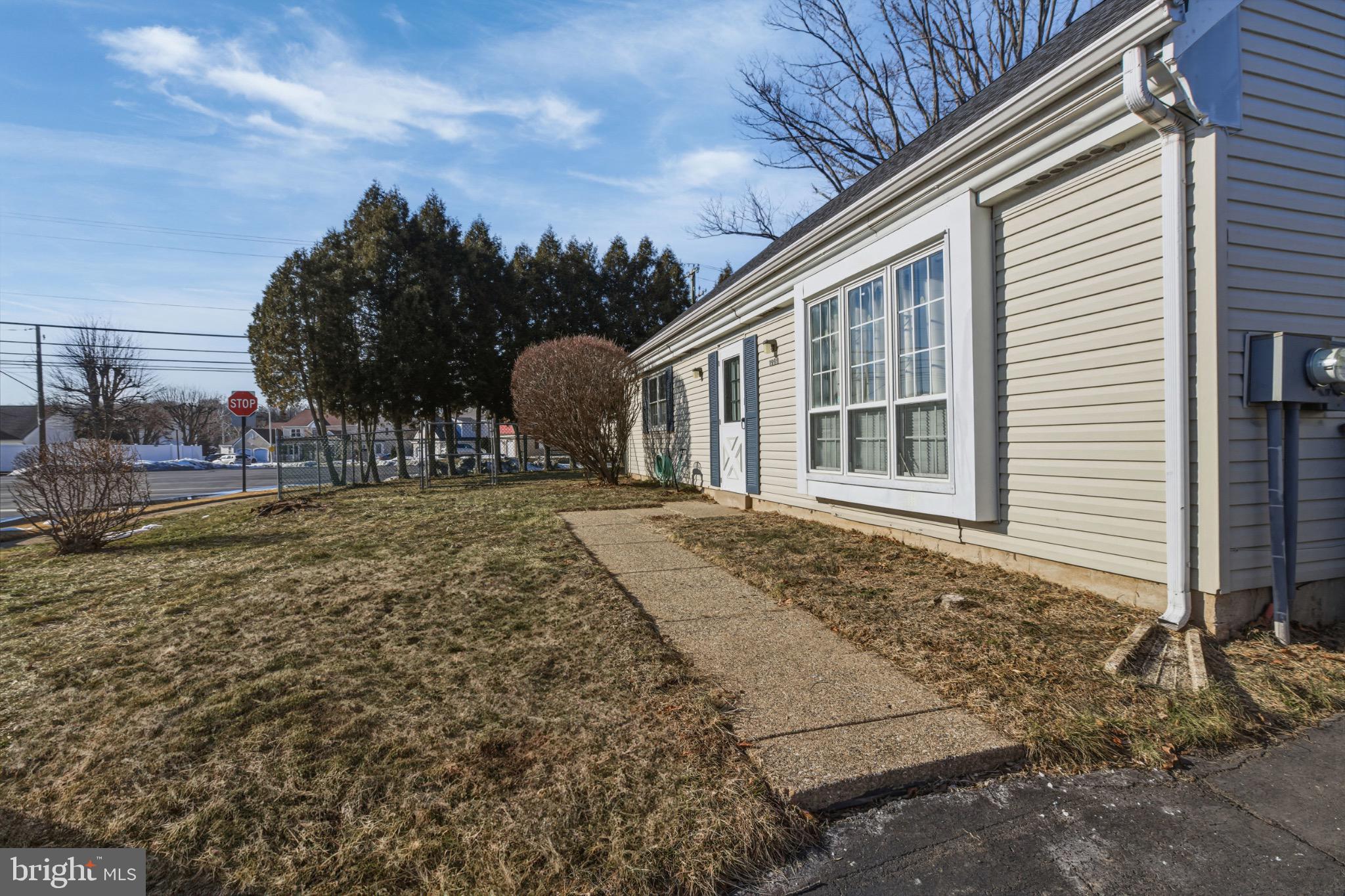 WOODRIDGE EAST - Residential