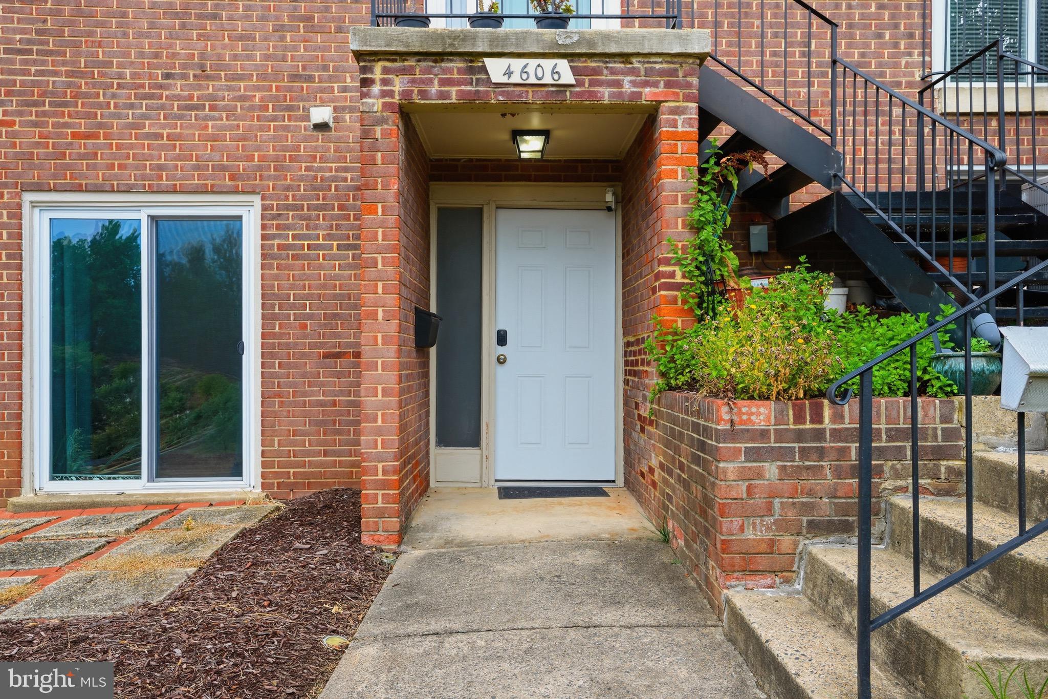 TERRACE TOWNE HOMES OF WOODLAWN - Residential
