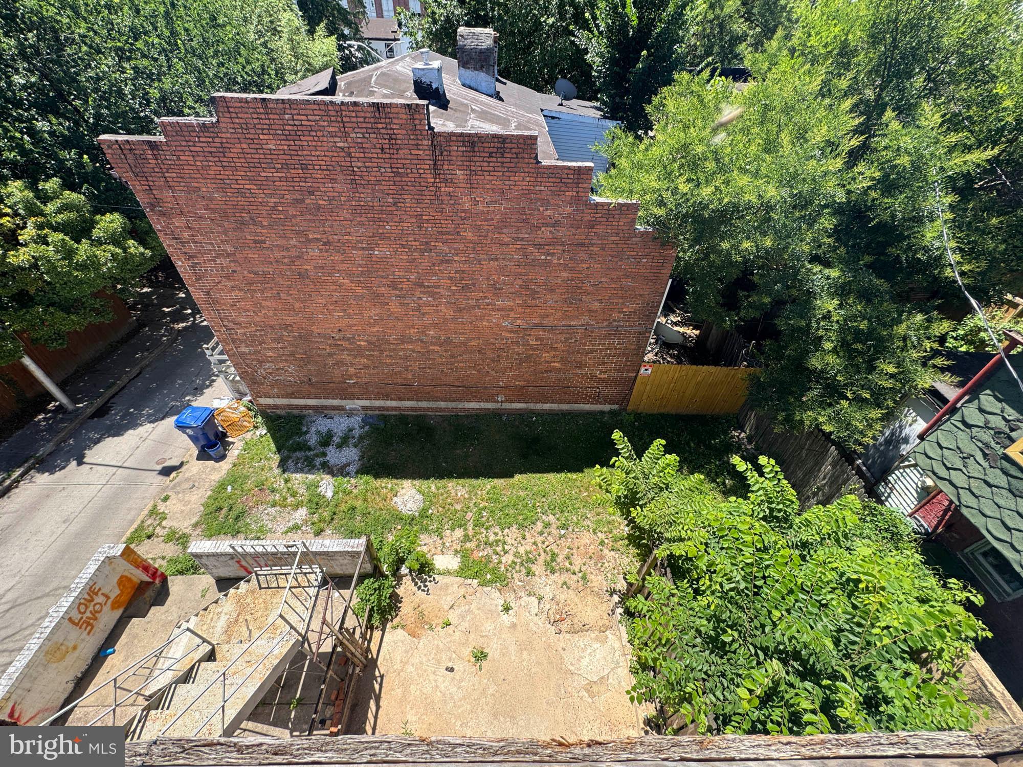 HOLLINS MARKET - Residential