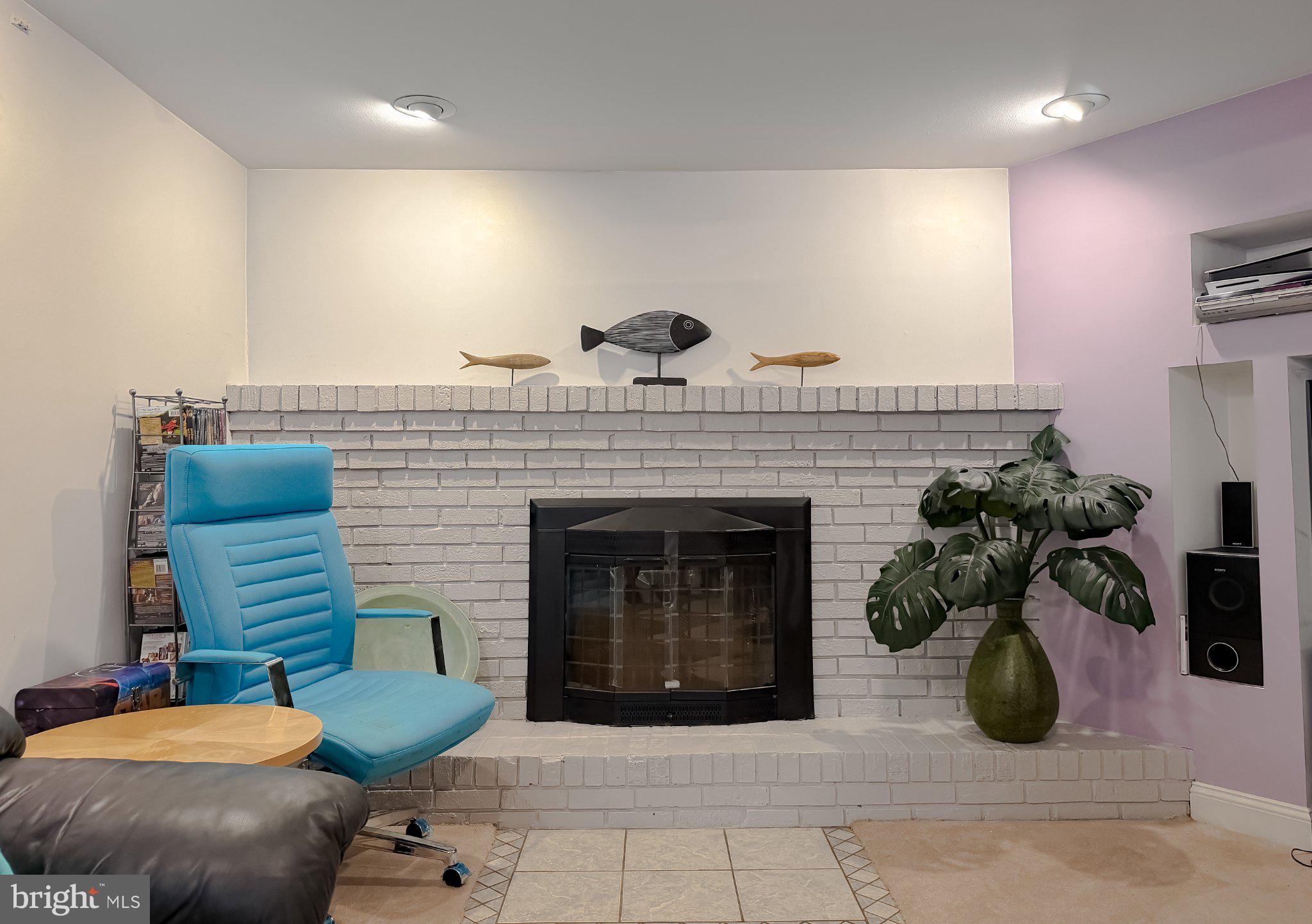 SINGING HILLS - Residential