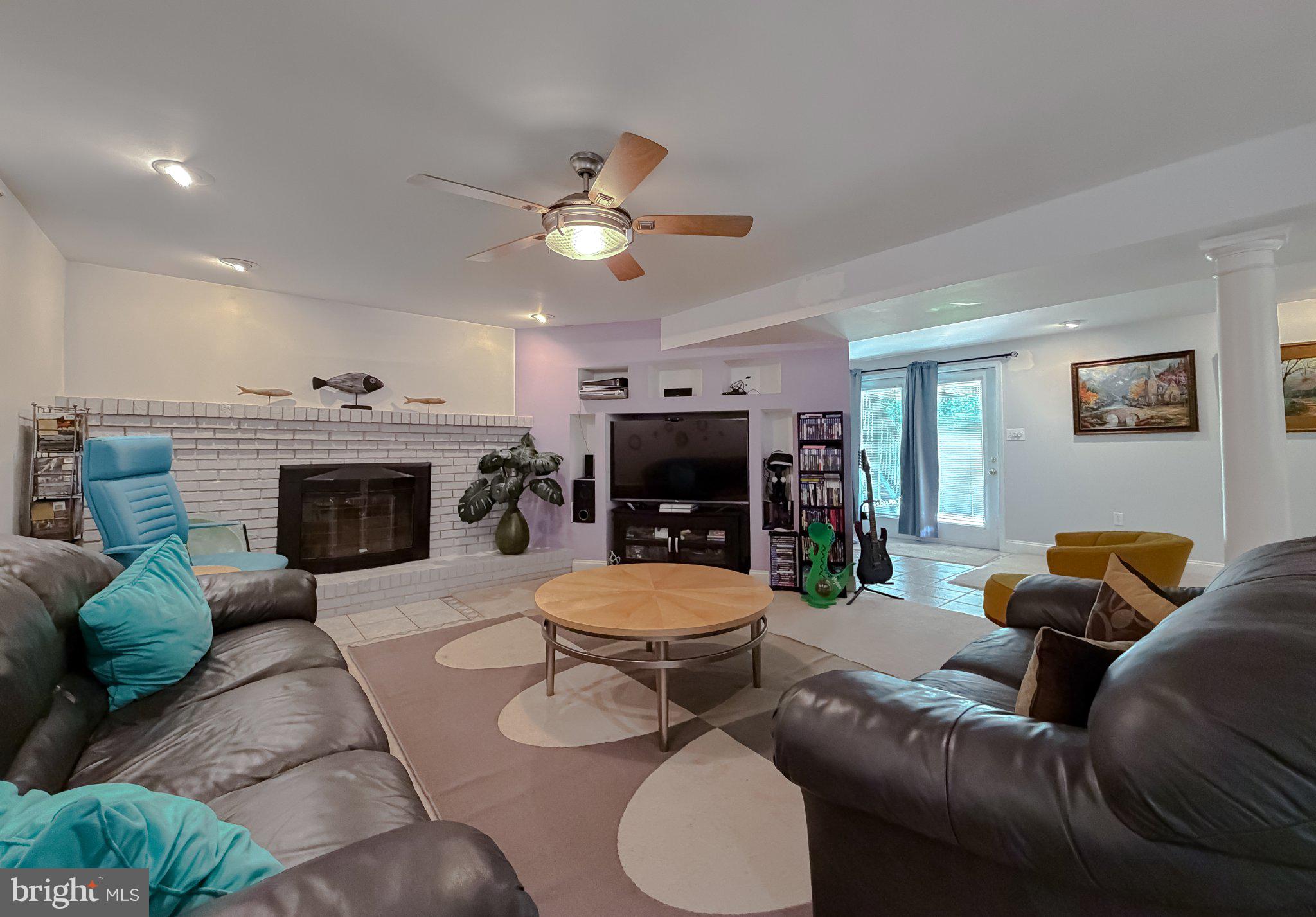SINGING HILLS - Residential