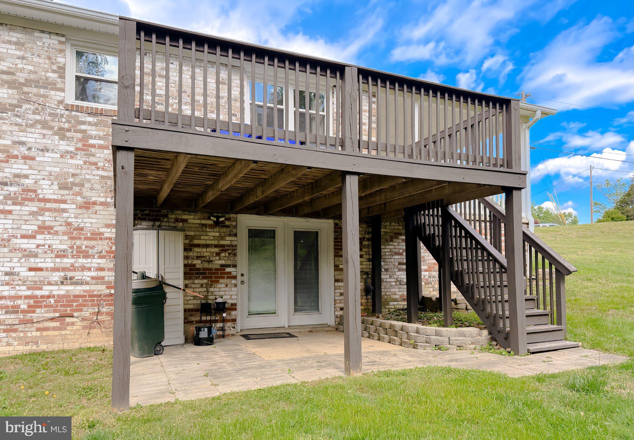 SINGING HILLS - Residential