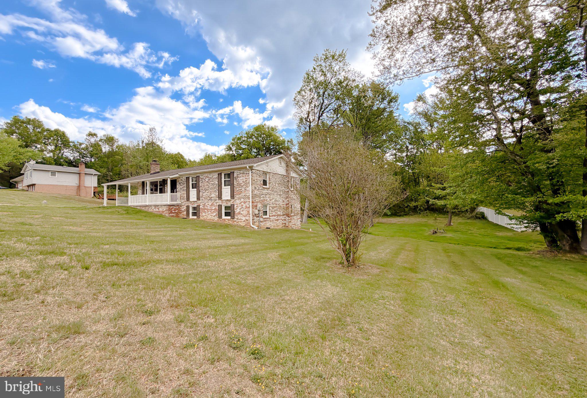 SINGING HILLS - Residential