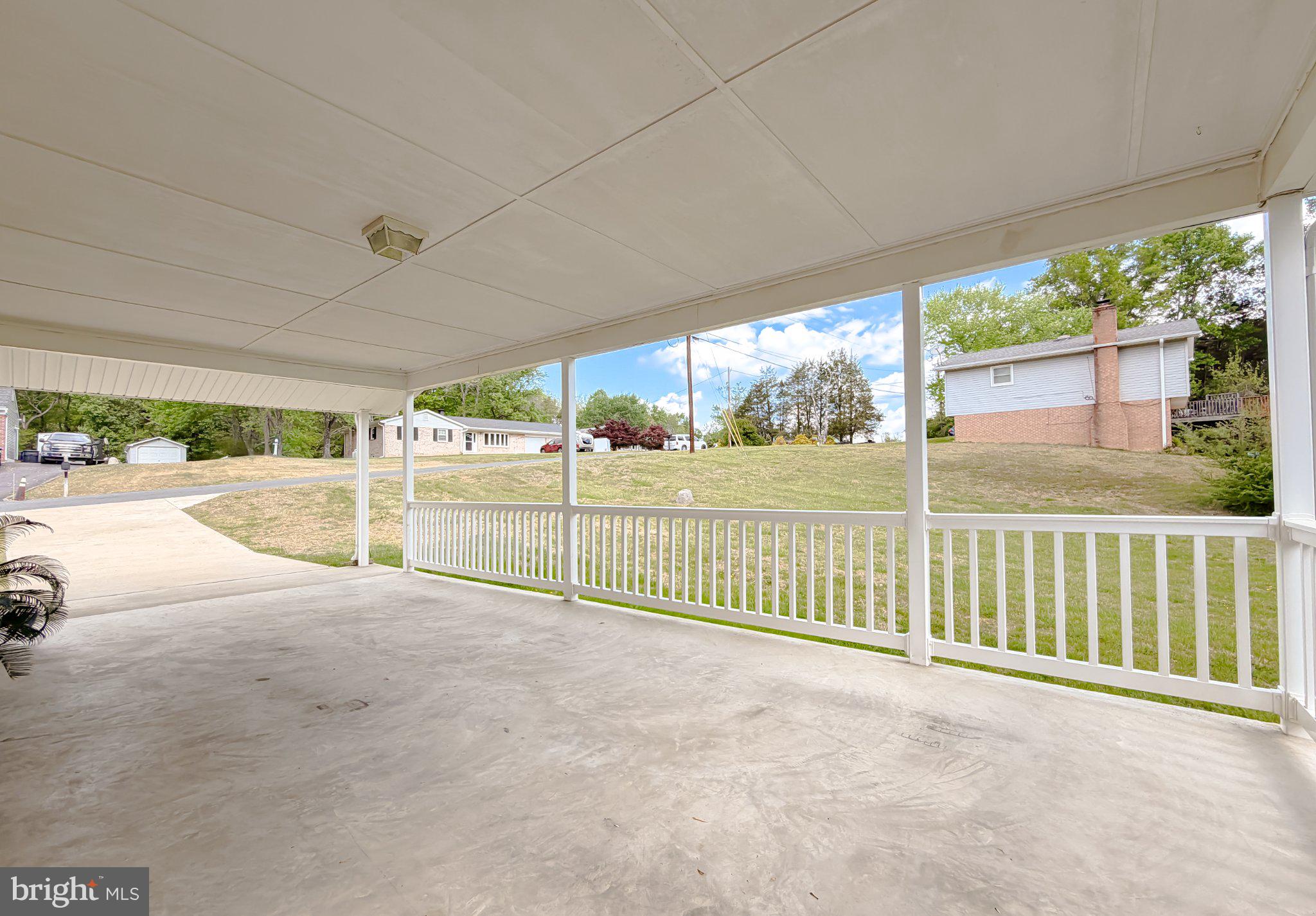 SINGING HILLS - Residential