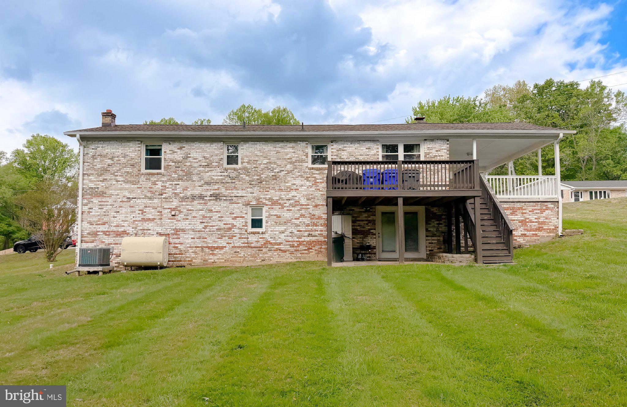 SINGING HILLS - Residential