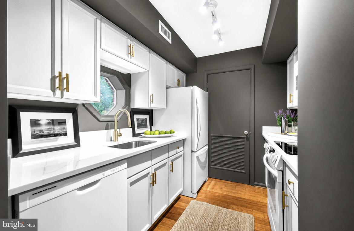 WINDGATE III - Residential