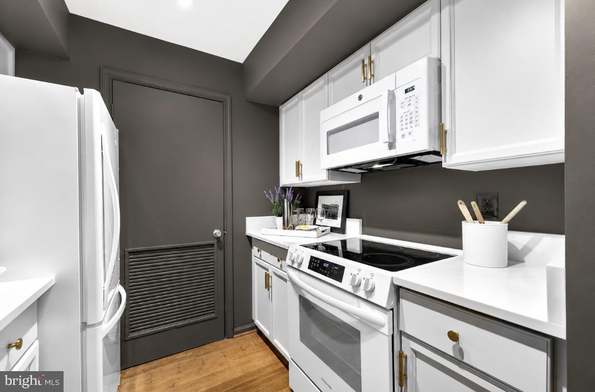 WINDGATE III - Residential