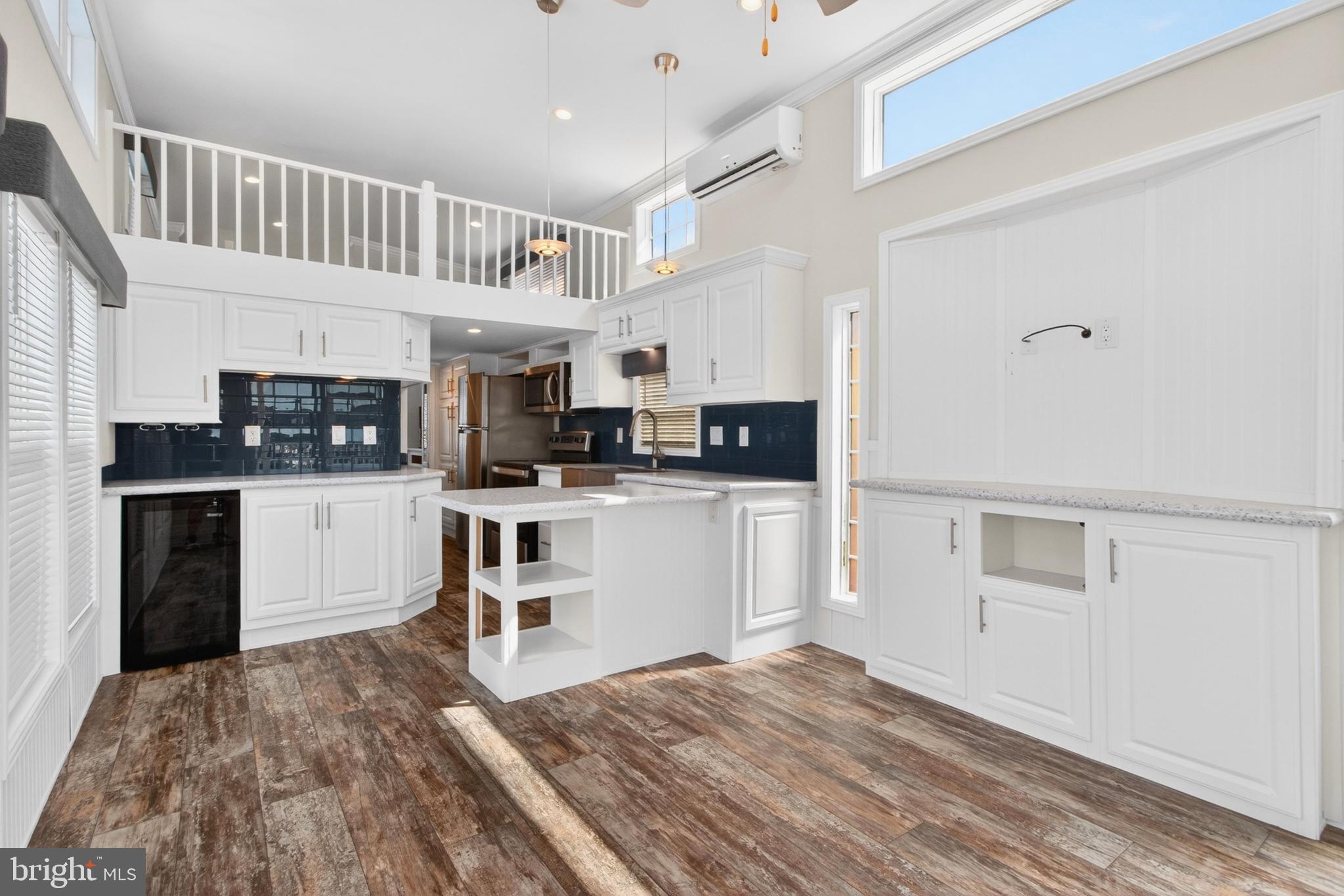 WEST BAY PARK - Residential