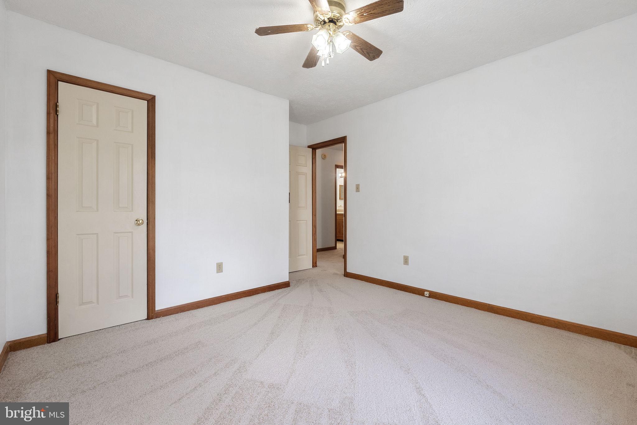 PEMBROKE GROVE - Residential