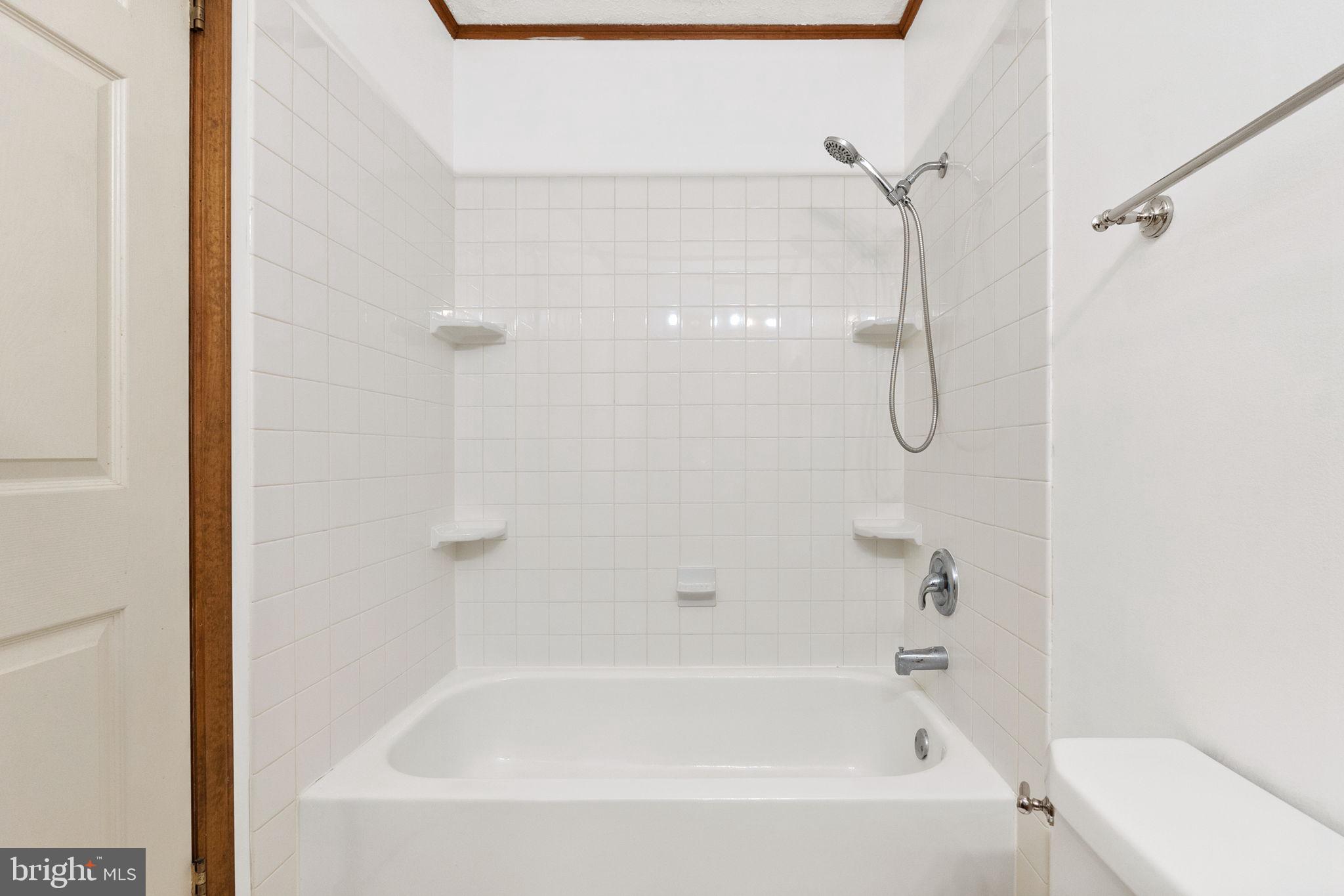 PEMBROKE GROVE - Residential