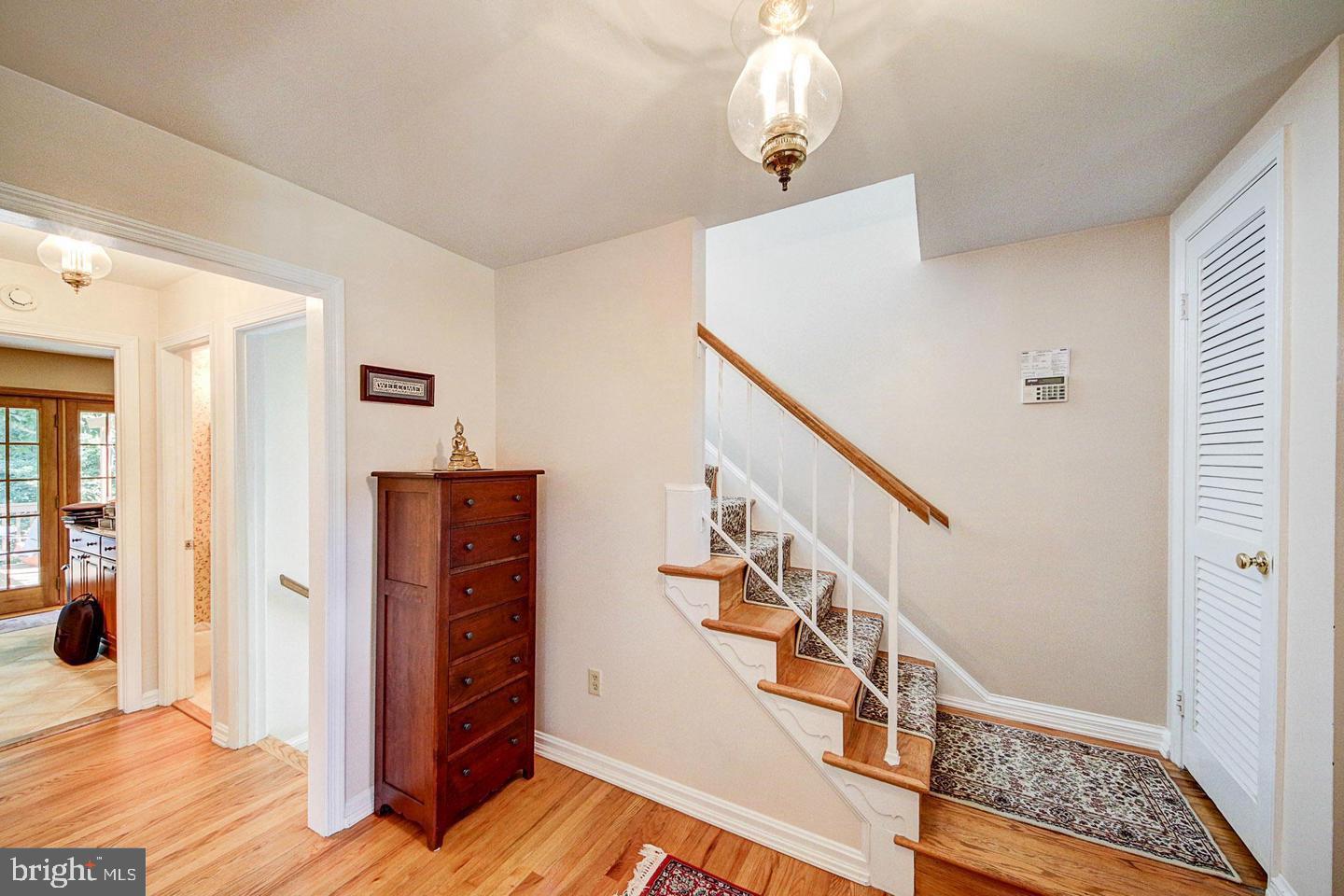 KINGS MANOR - Residential Lease