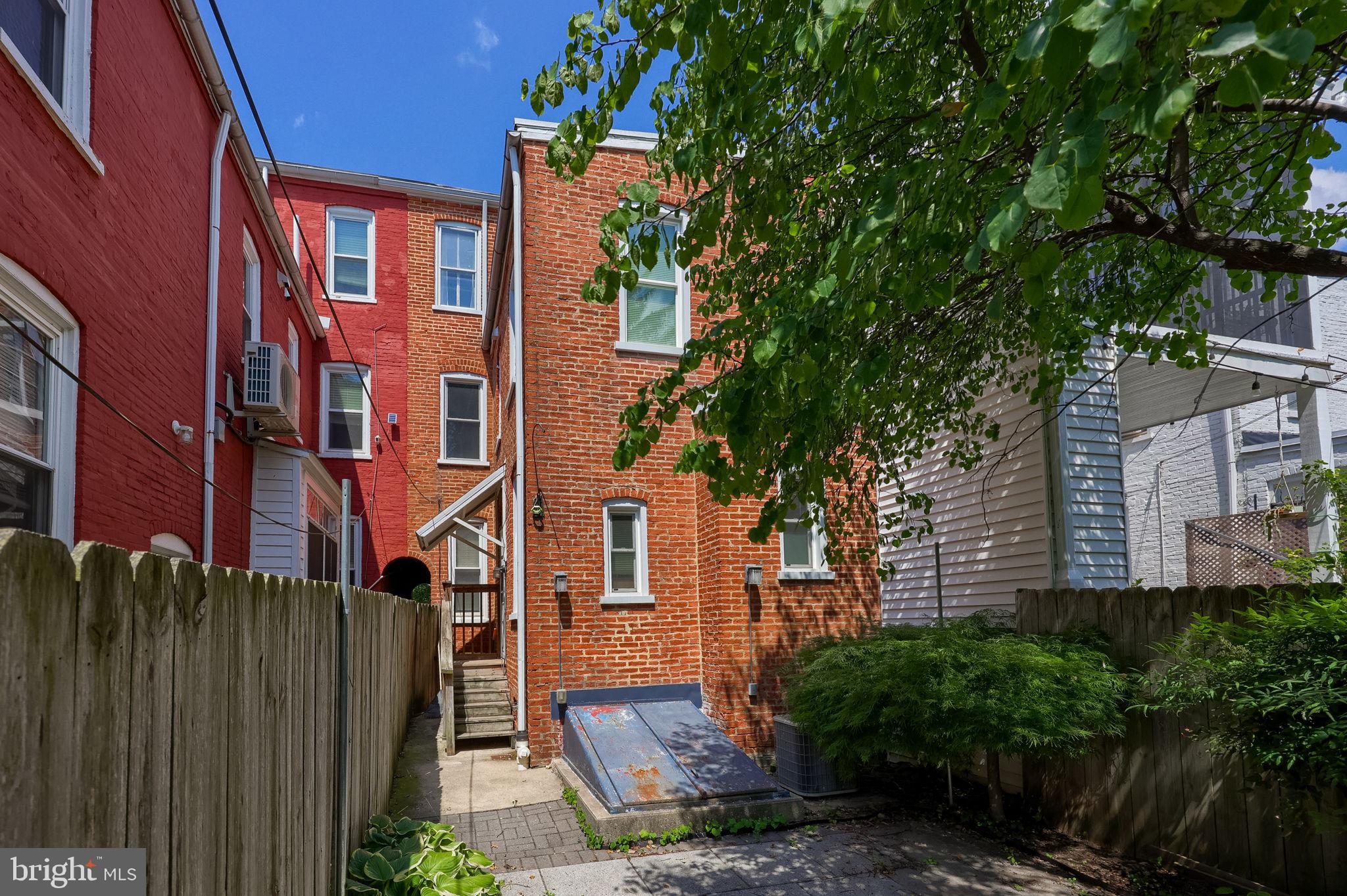 WEST END OF CITY - Residential