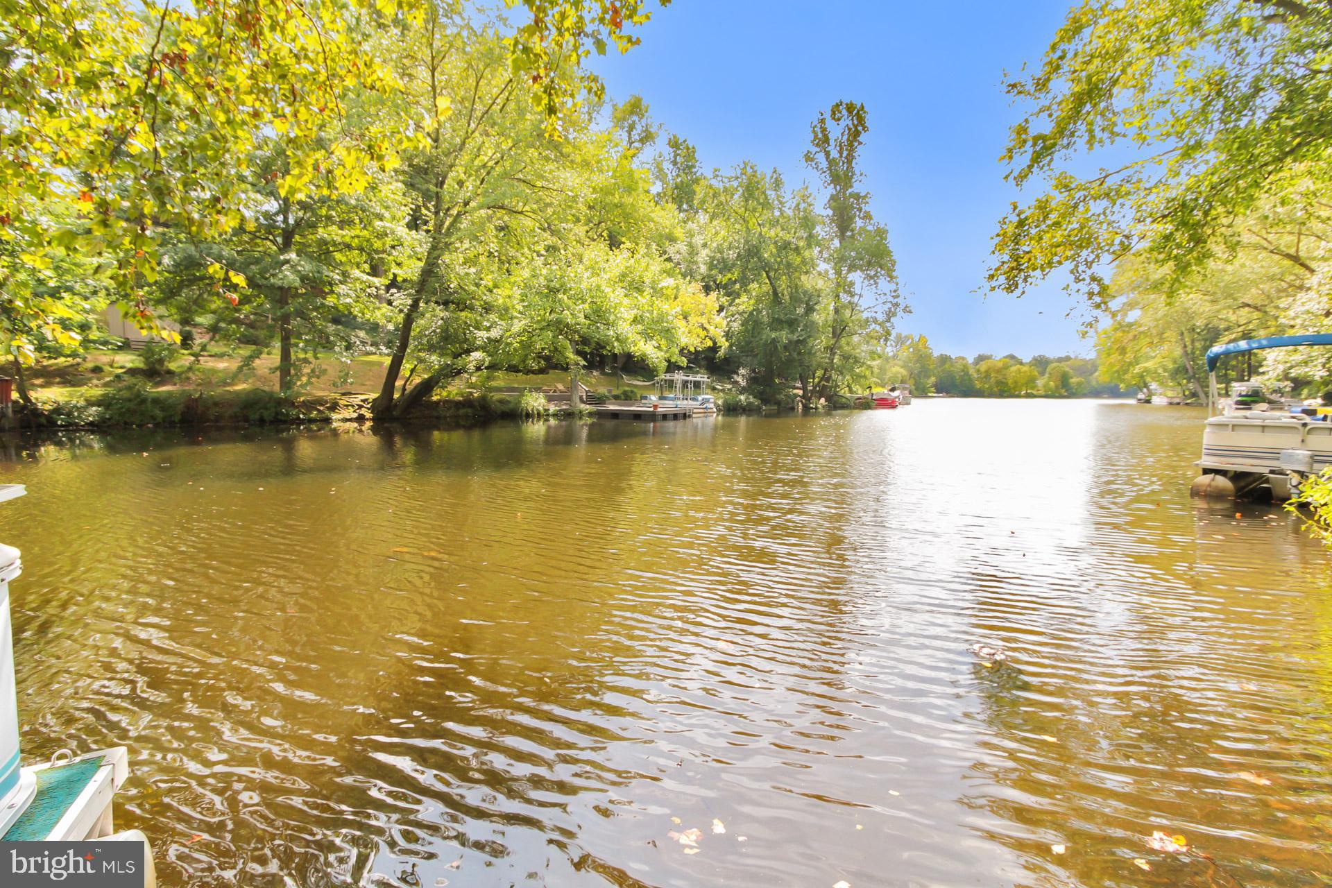LAKE BARCROFT - Residential