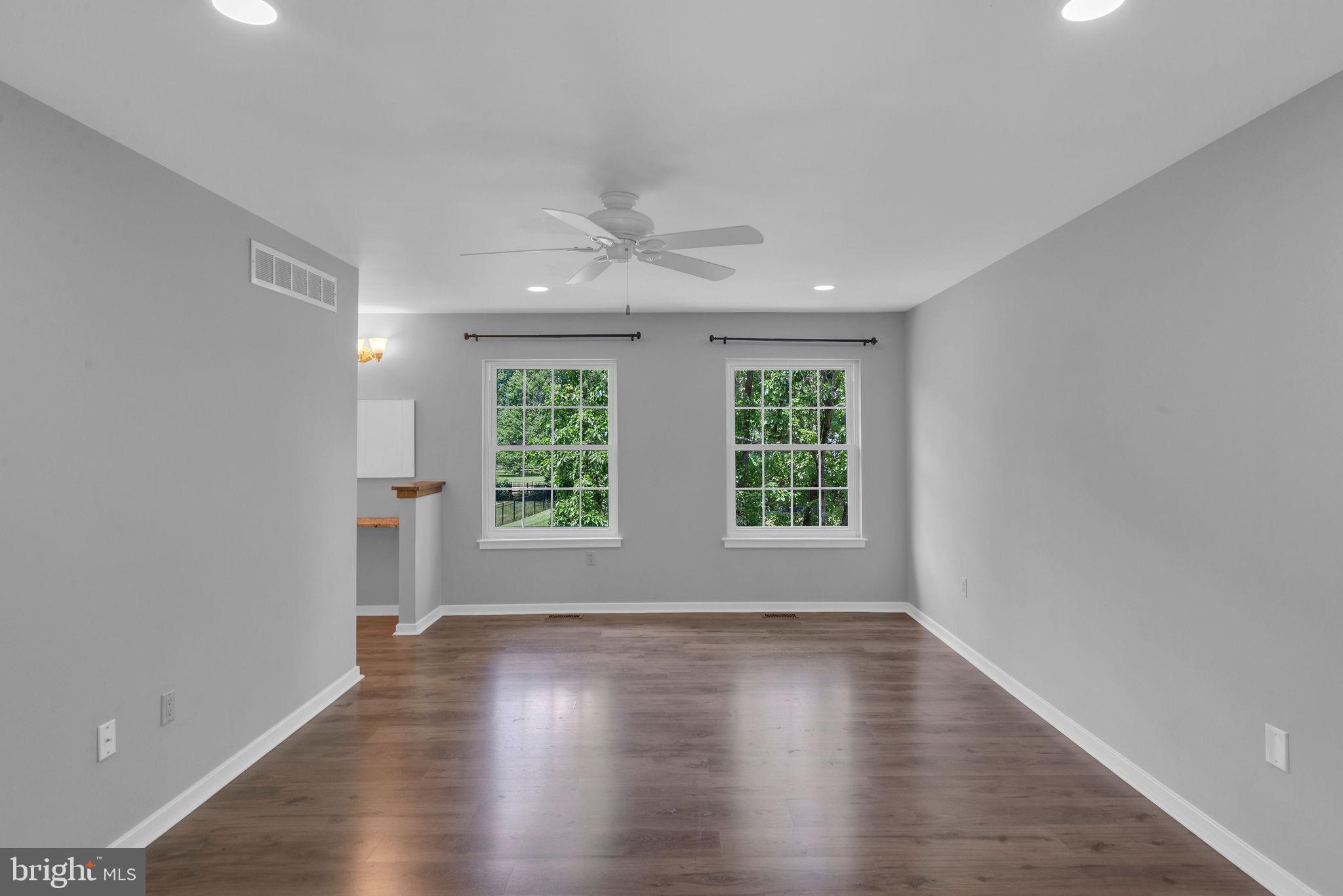 MALLARD POND - Residential