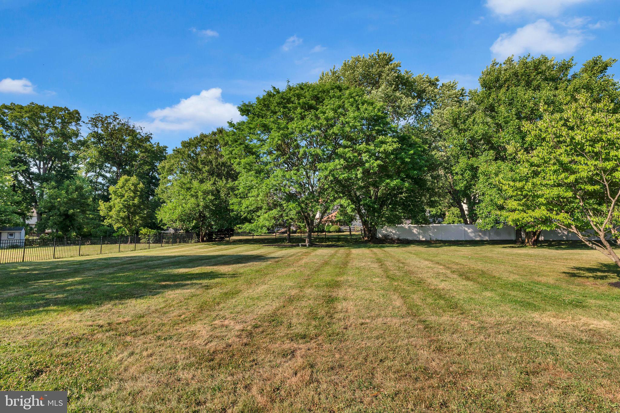MALLARD POND - Residential