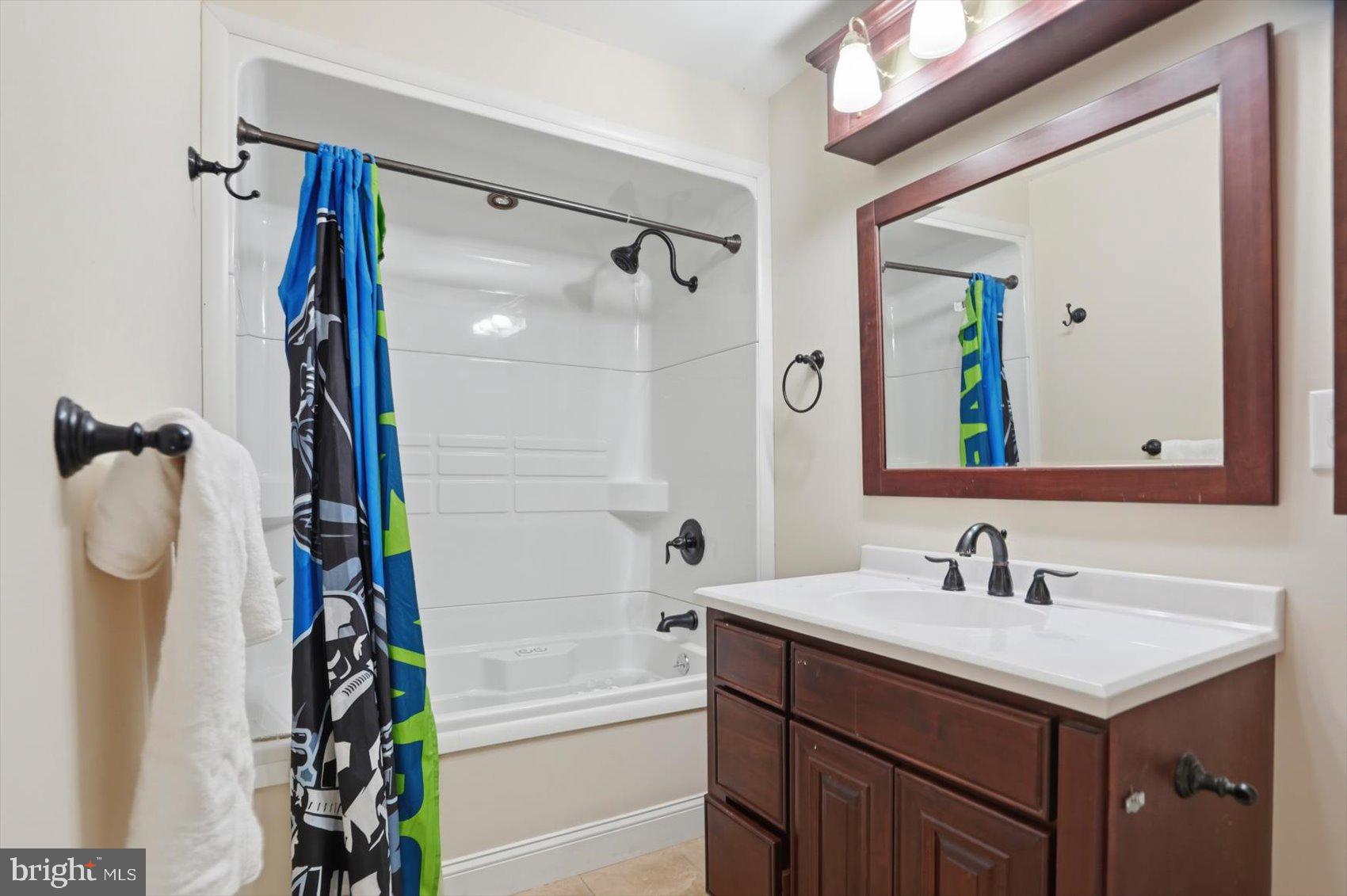BEACHWOOD ESTATES - Residential