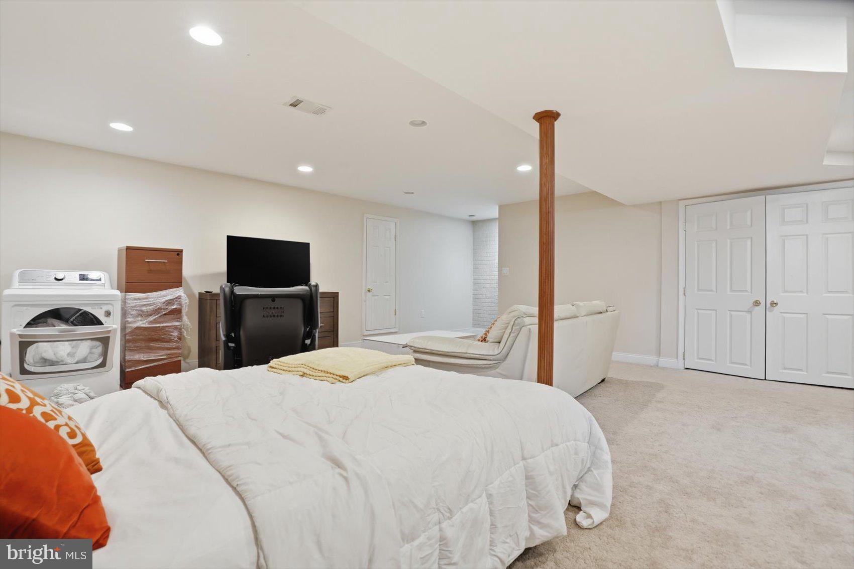 BEACHWOOD ESTATES - Residential