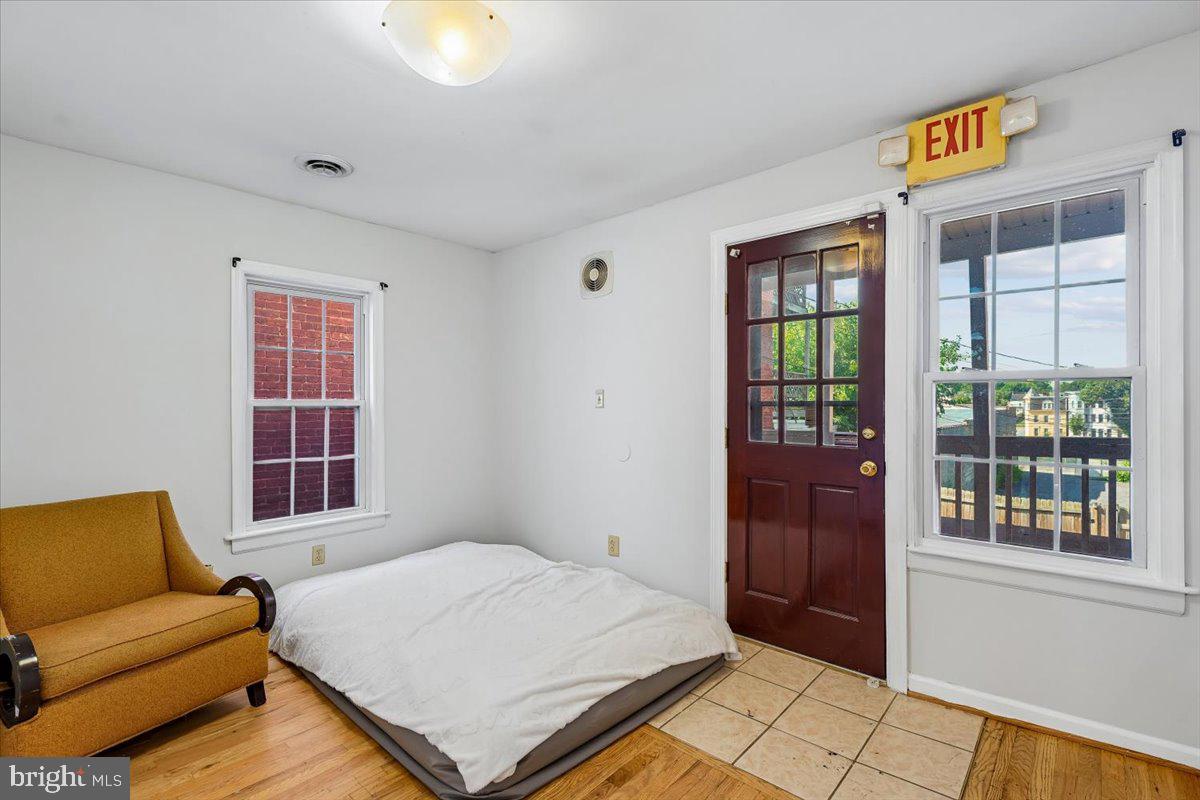 HAGERSTOWN - Residential
