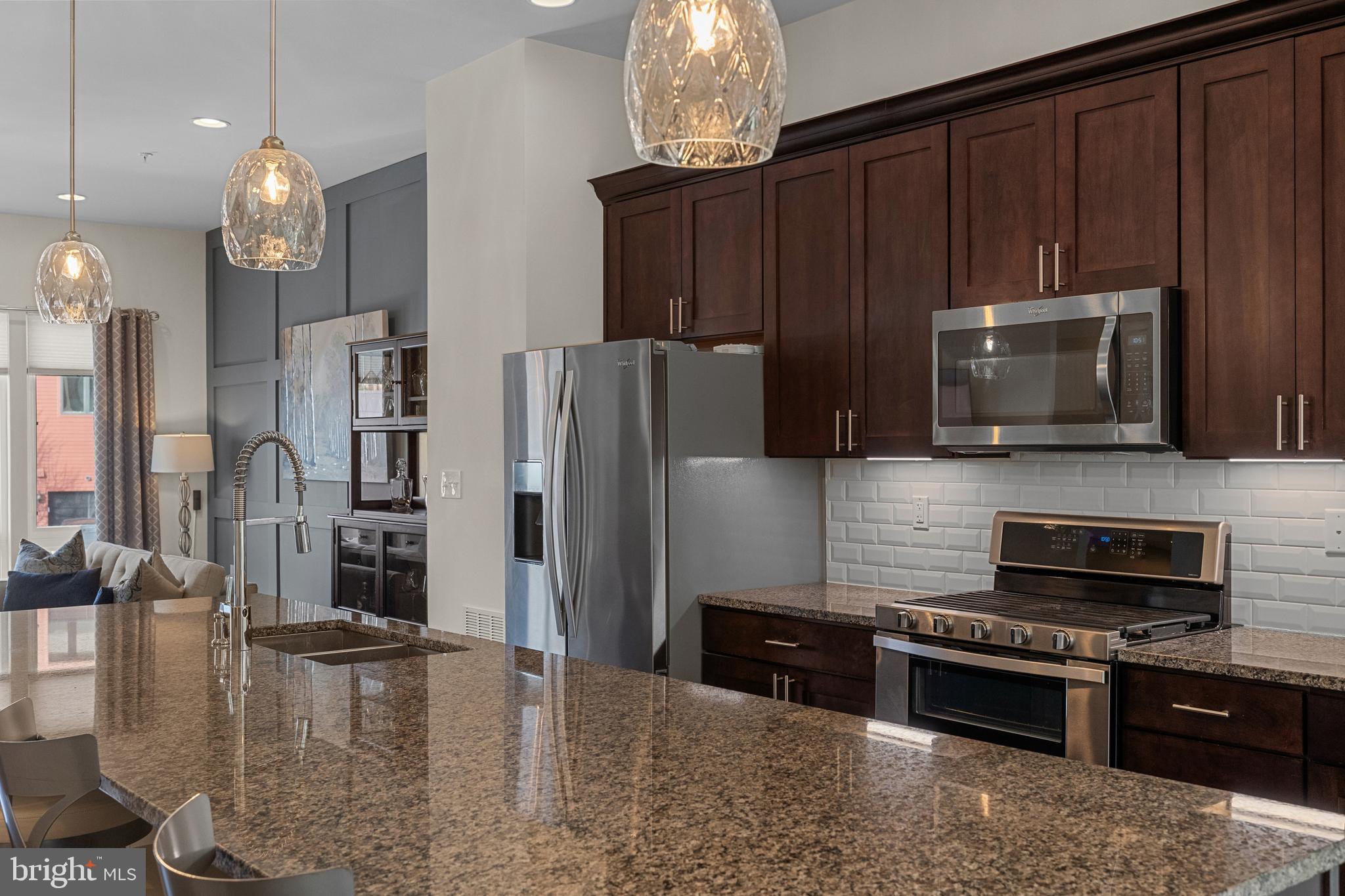 CAMBRIA SQUARE - Residential