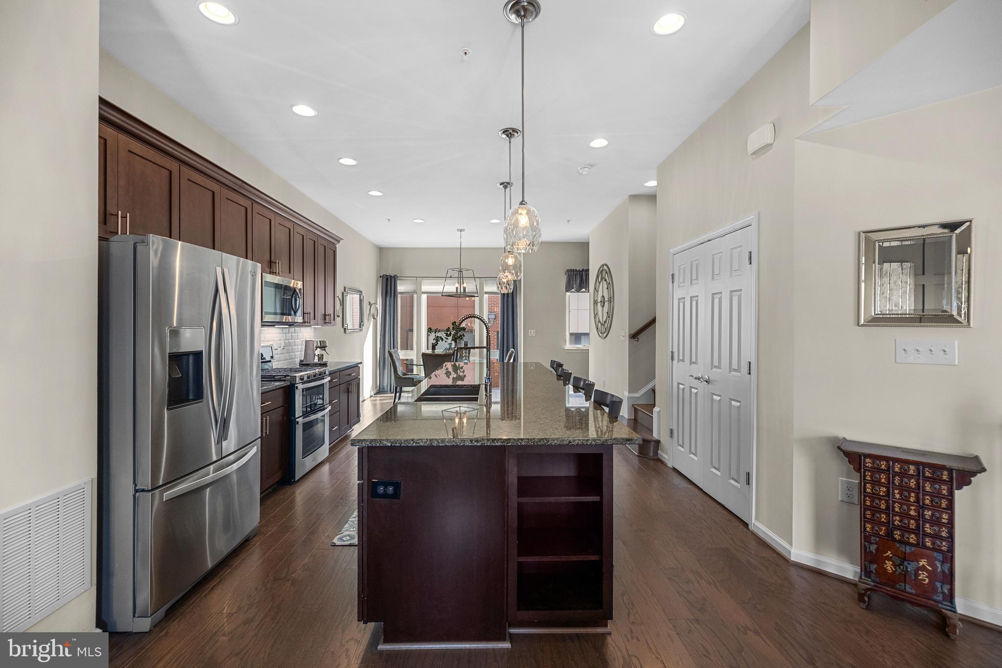 CAMBRIA SQUARE - Residential