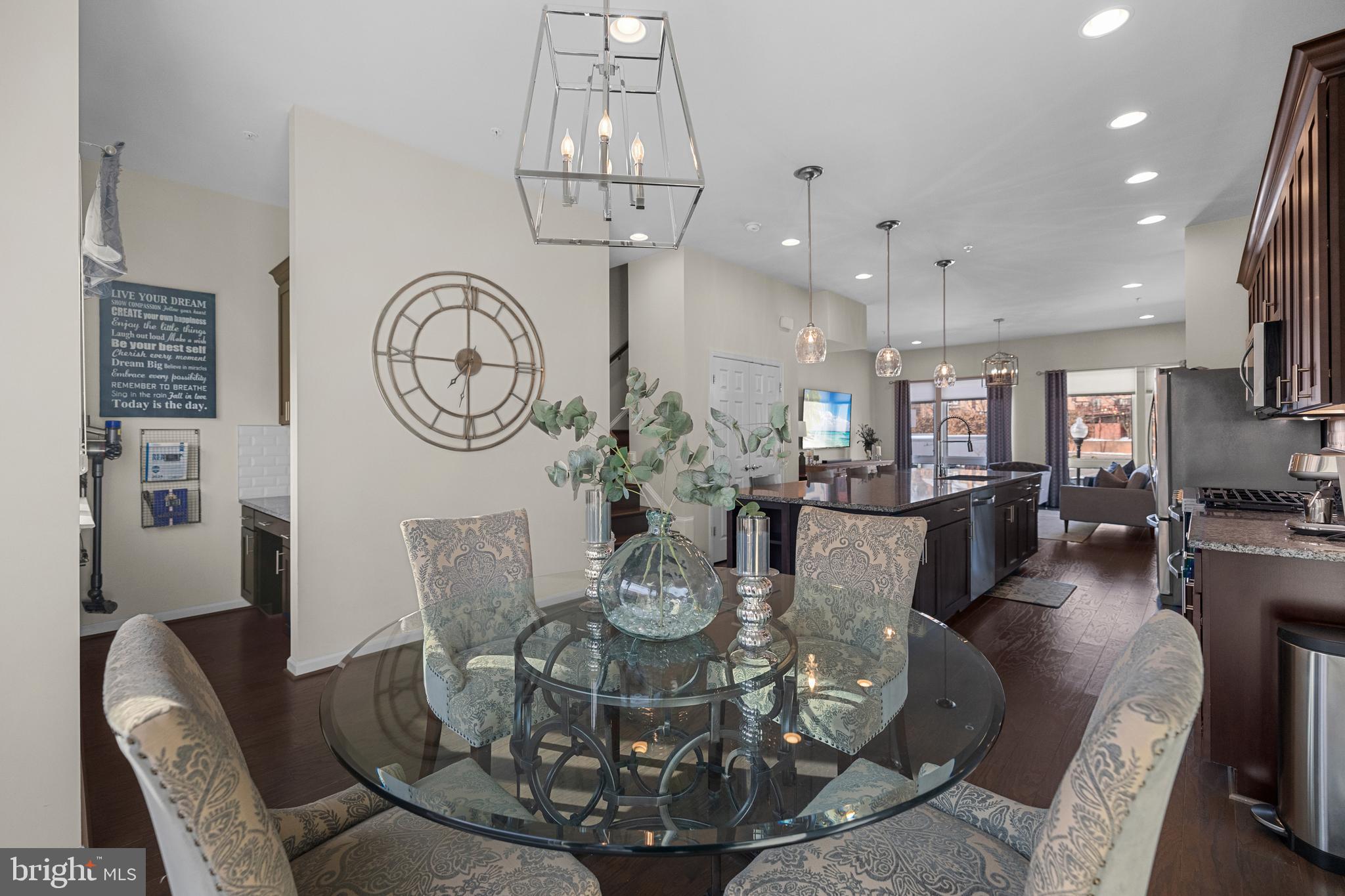 CAMBRIA SQUARE - Residential