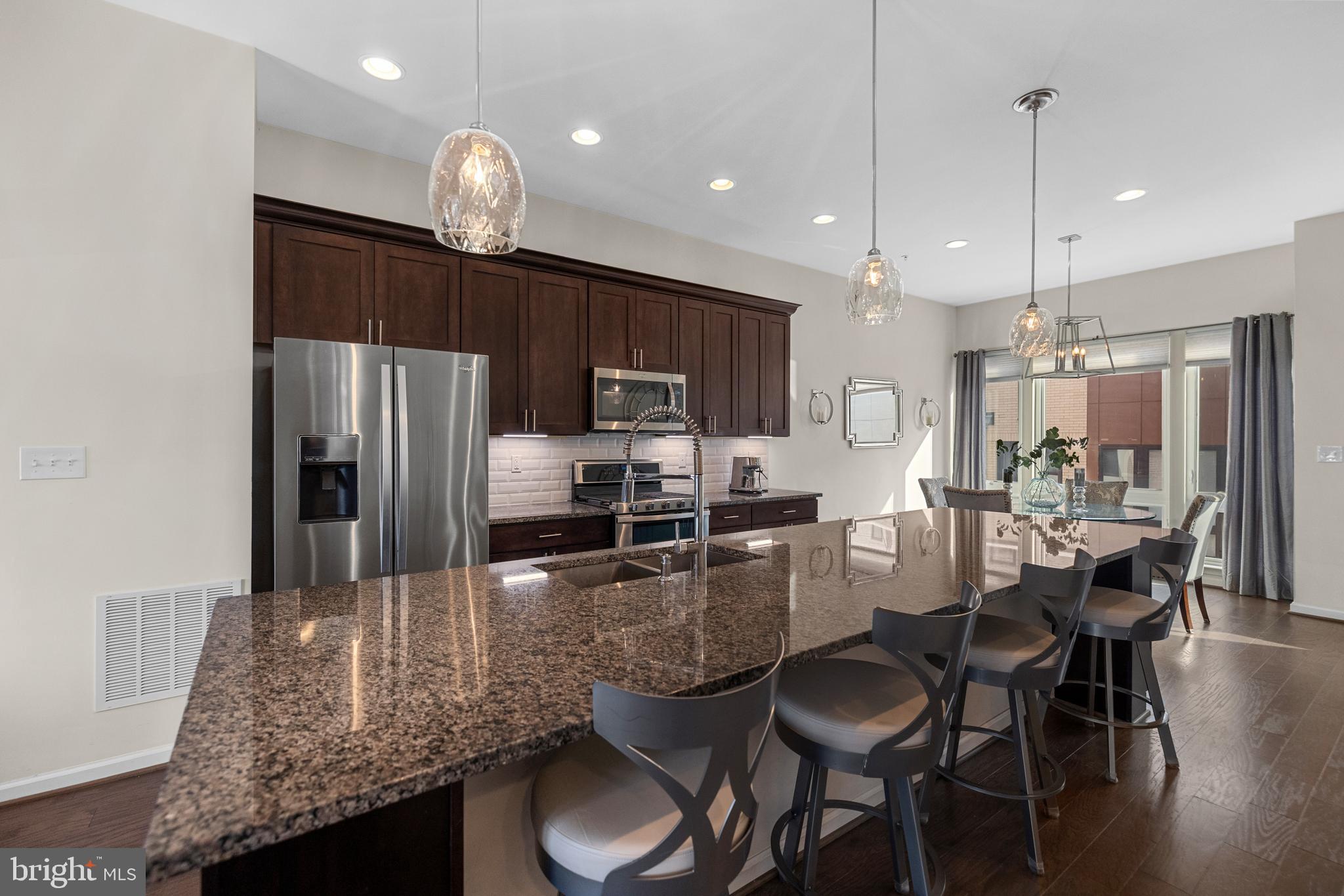 CAMBRIA SQUARE - Residential