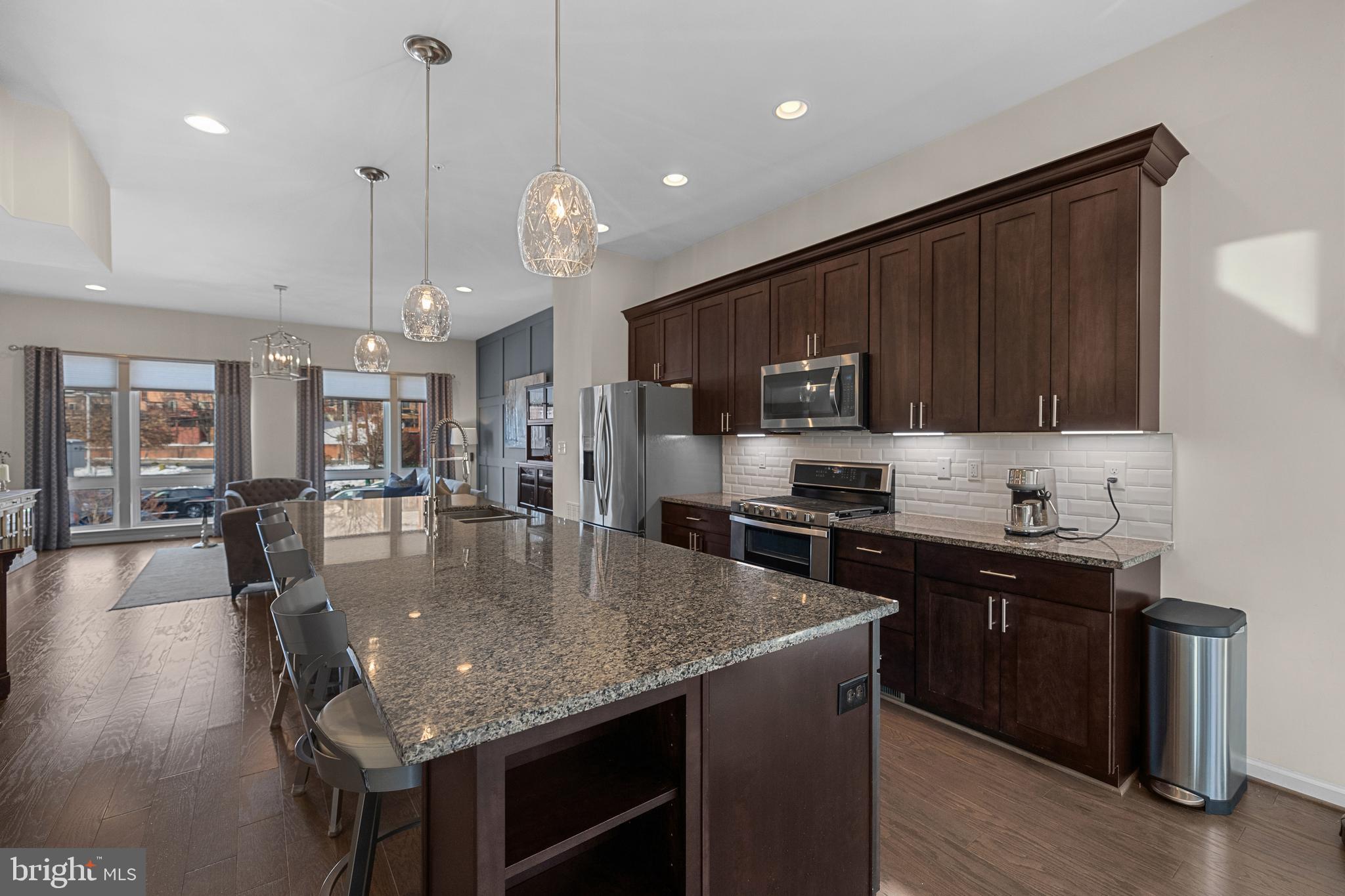 CAMBRIA SQUARE - Residential