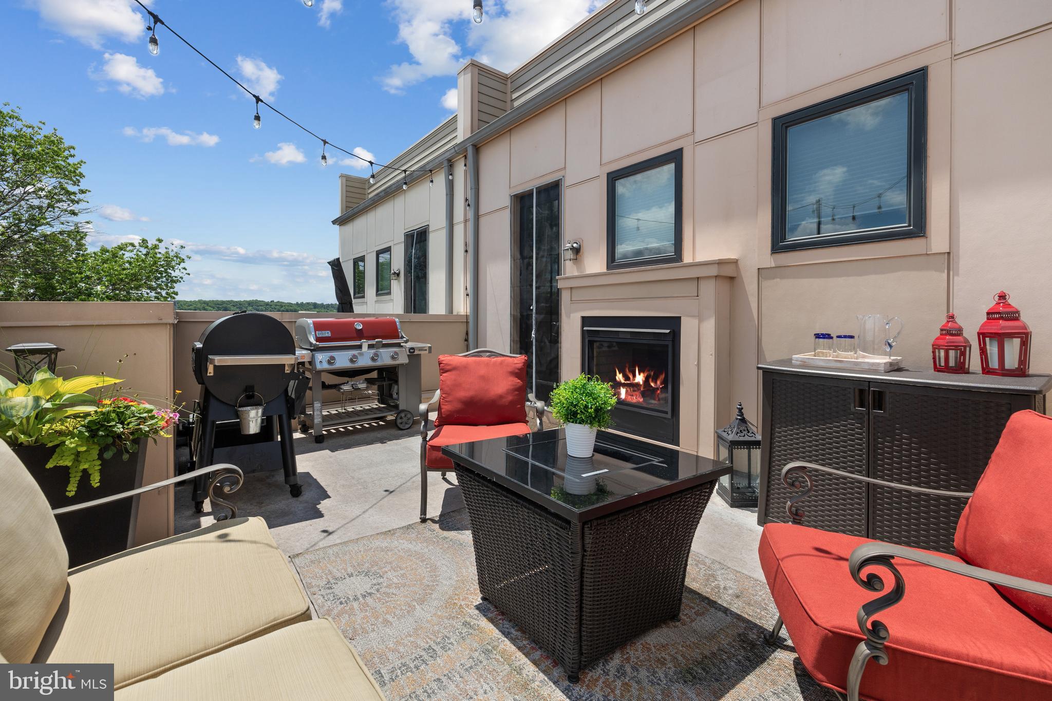 CAMBRIA SQUARE - Residential