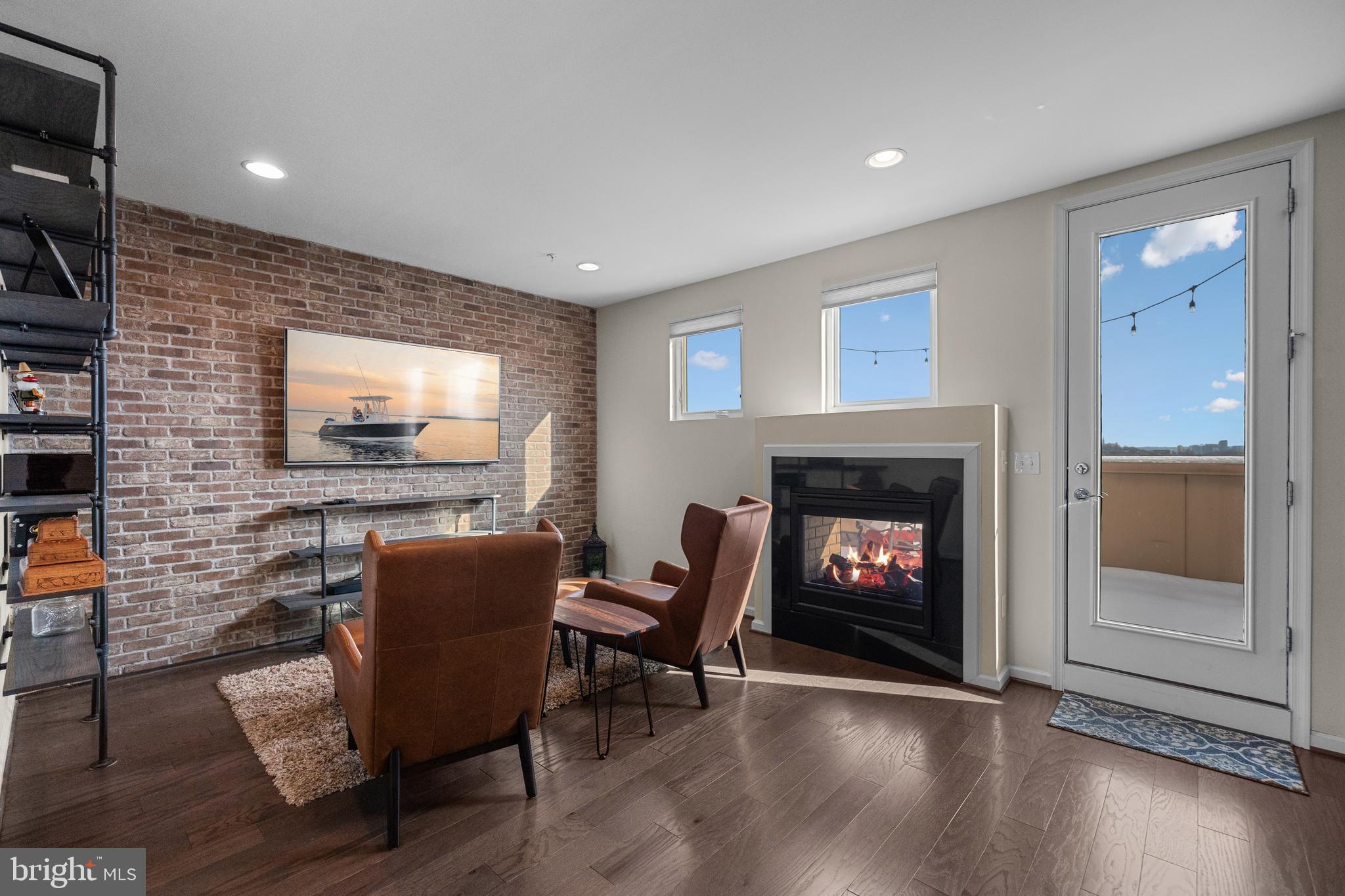 CAMBRIA SQUARE - Residential