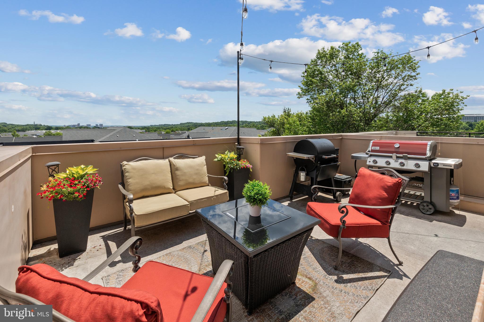 CAMBRIA SQUARE - Residential